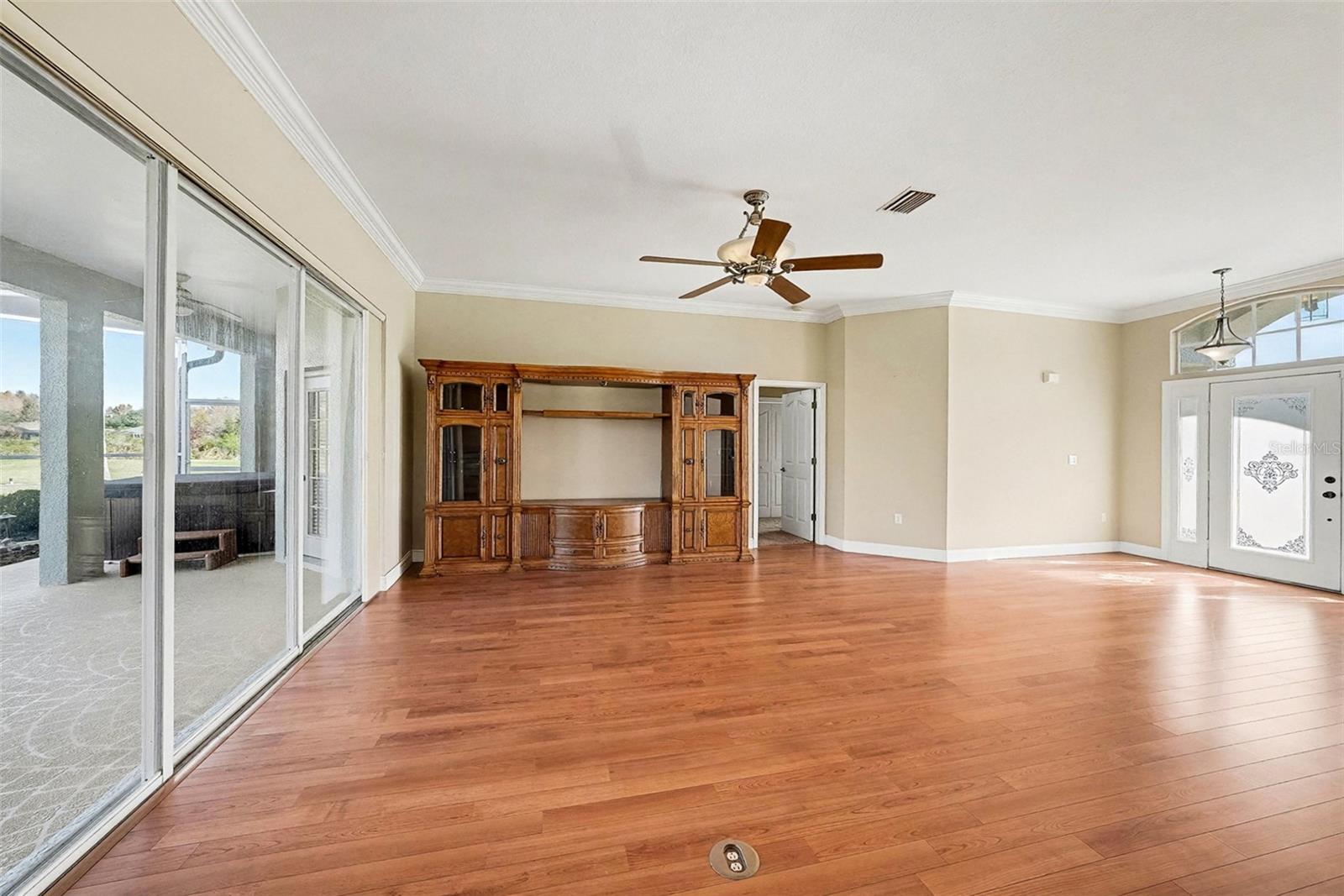 GROVES - Residential