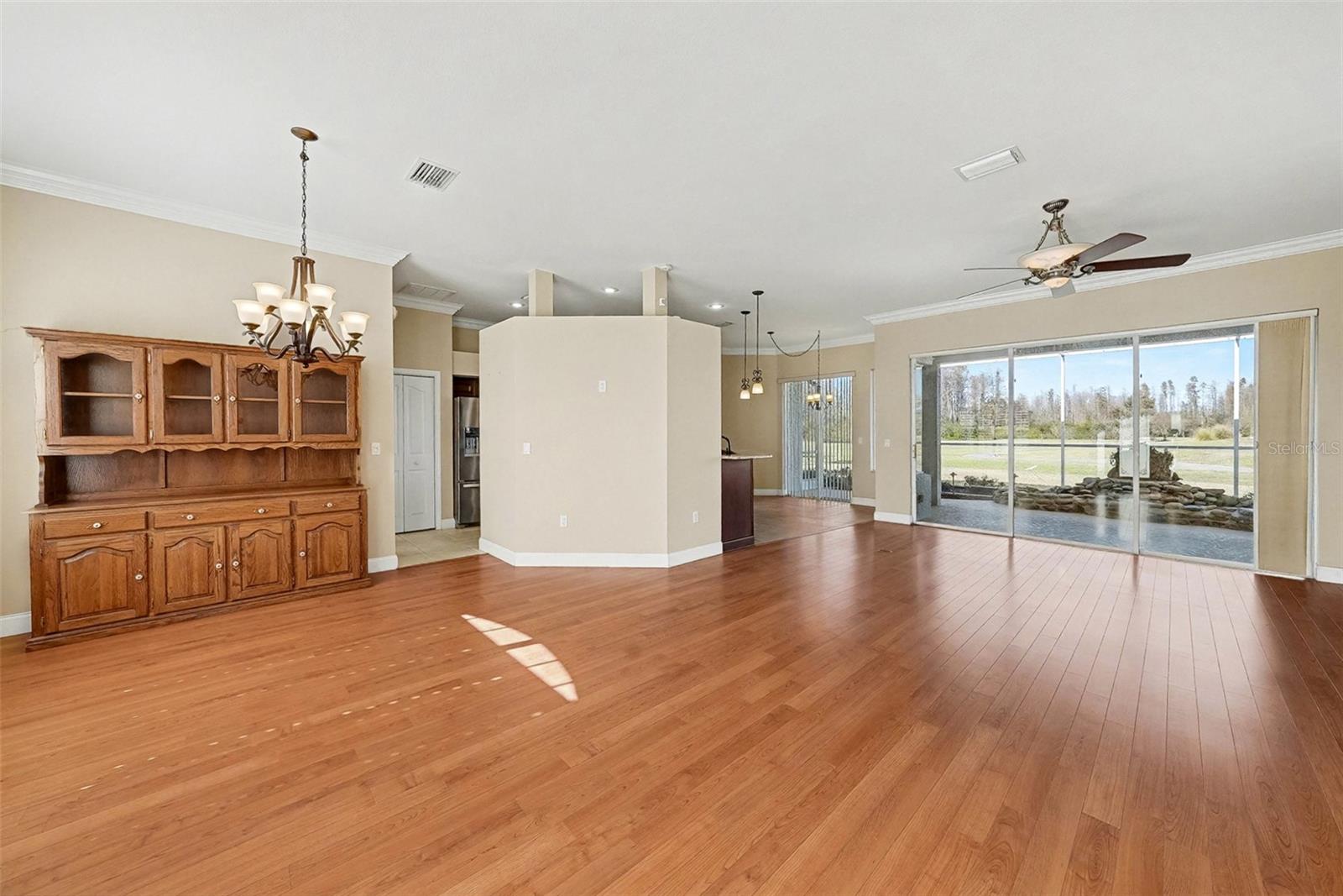 GROVES - Residential