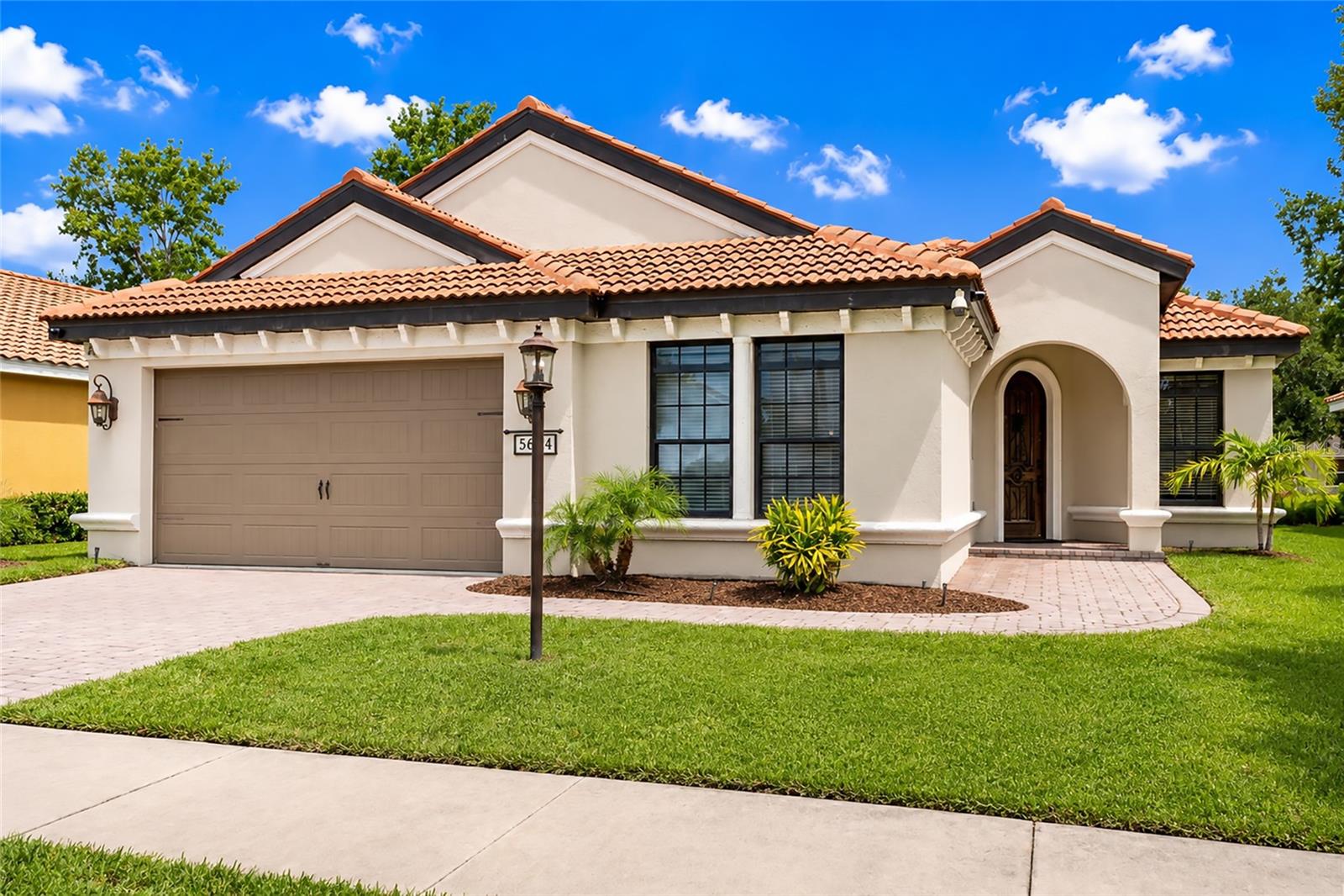 OAK VISTAS - Residential