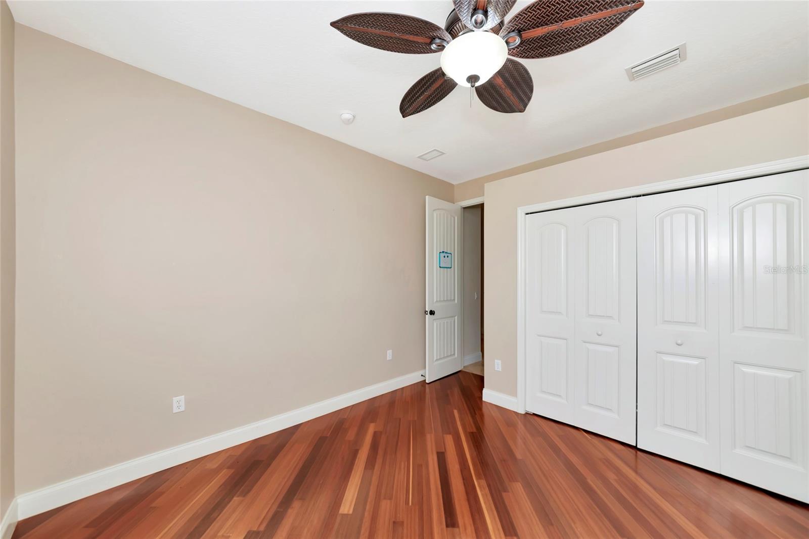 OAK VISTAS - Residential