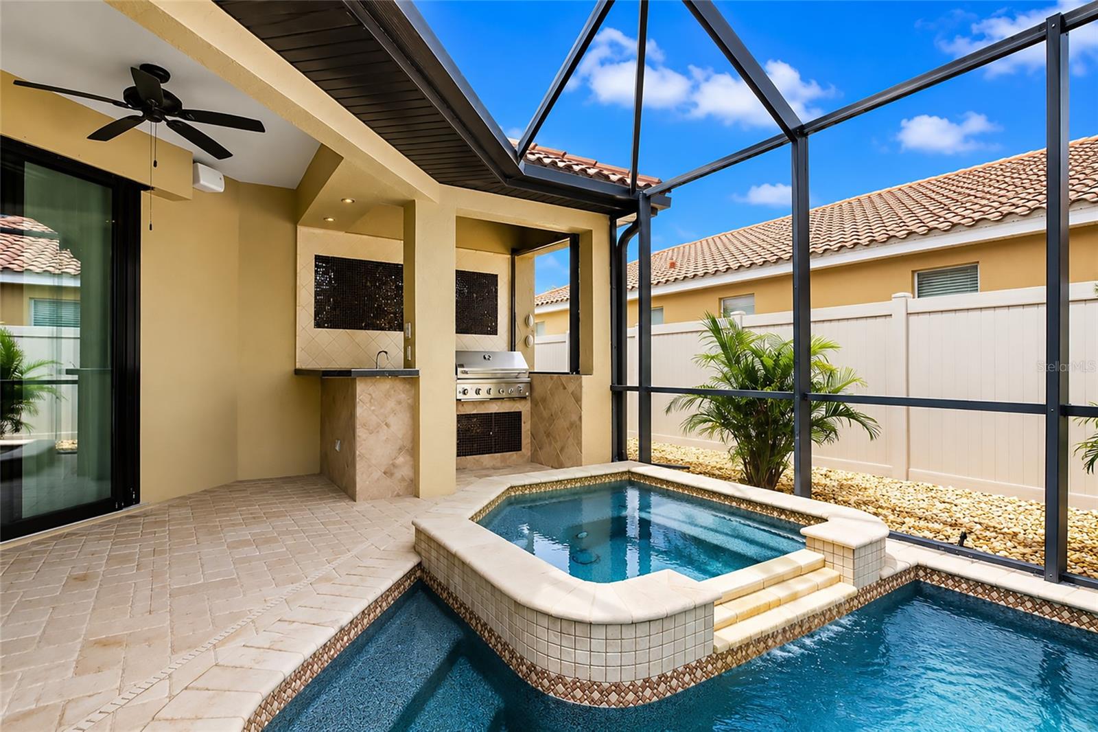 OAK VISTAS - Residential