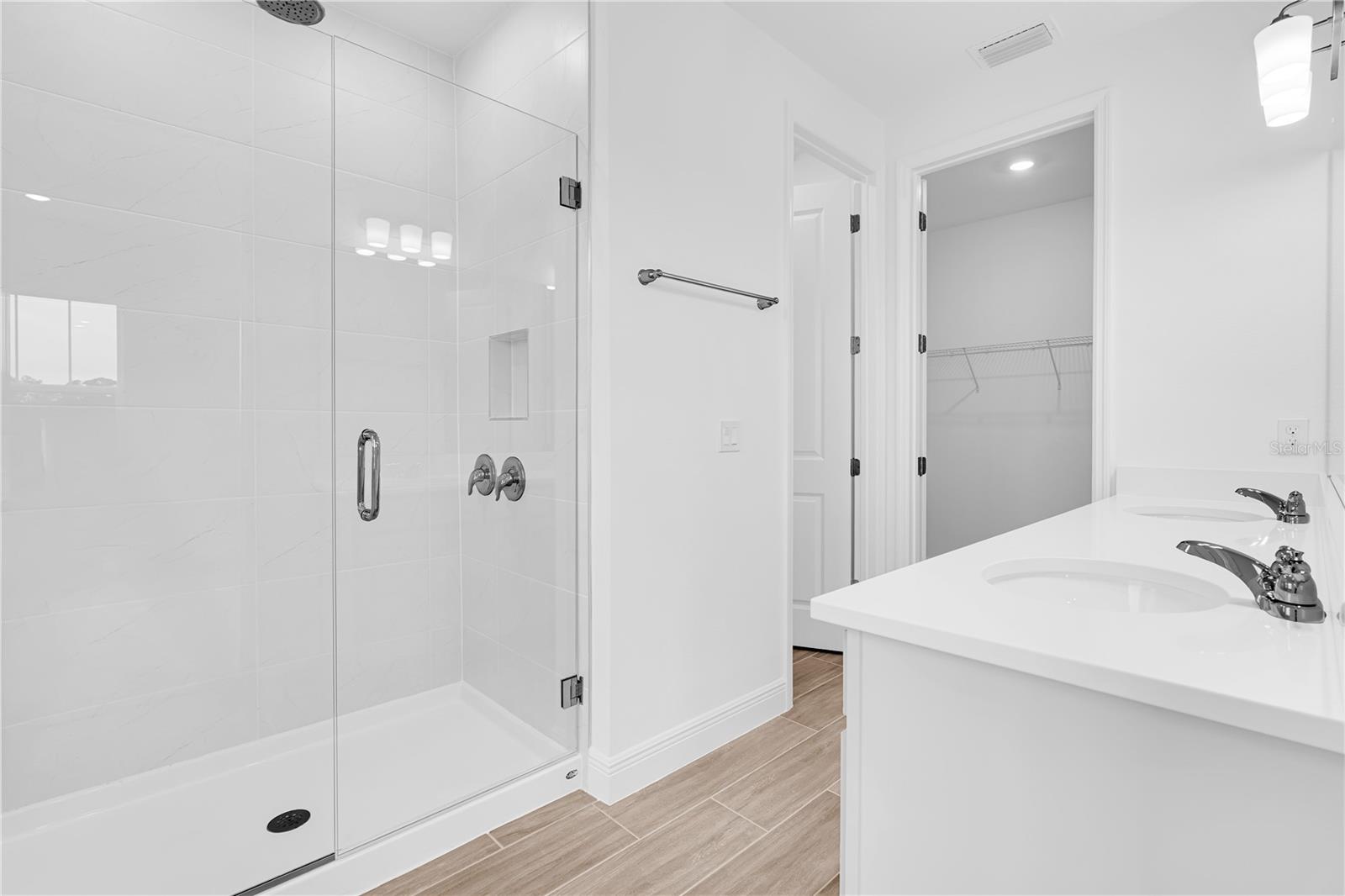 SERENADE/OVATION PH 1 - Residential Lease
