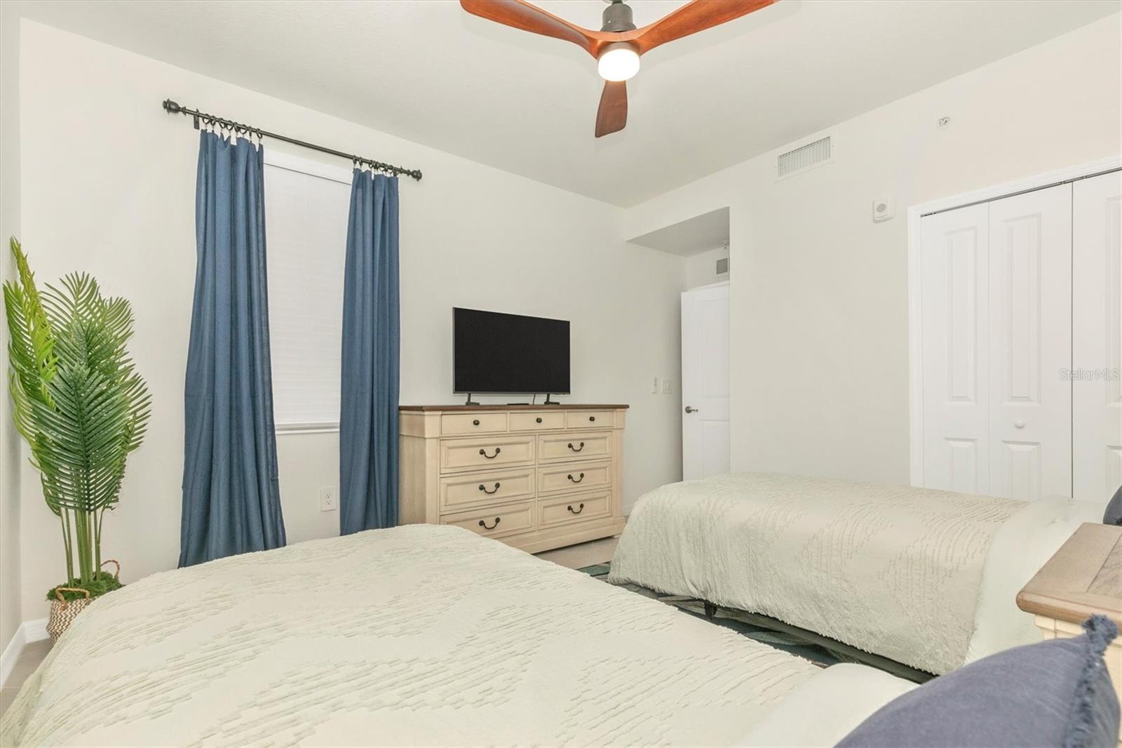 WELLEN PARK GOLF & COUNTRY CLUB - Residential Lease
