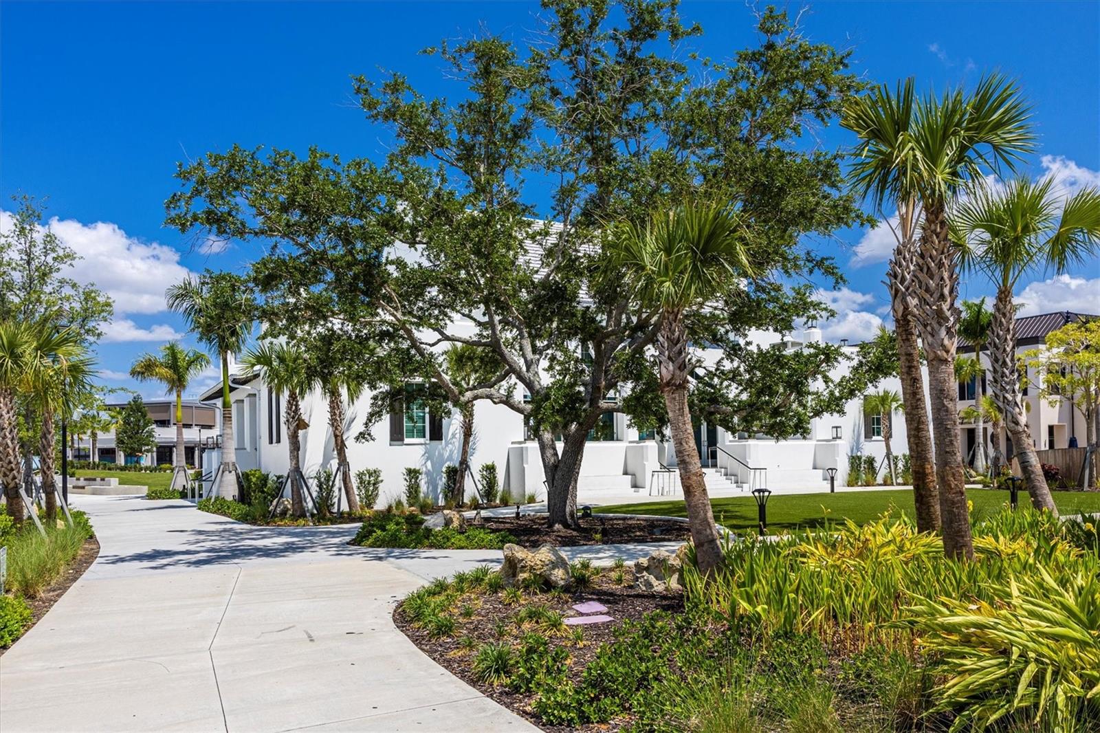 WELLEN PARK GOLF & COUNTRY CLUB - Residential Lease