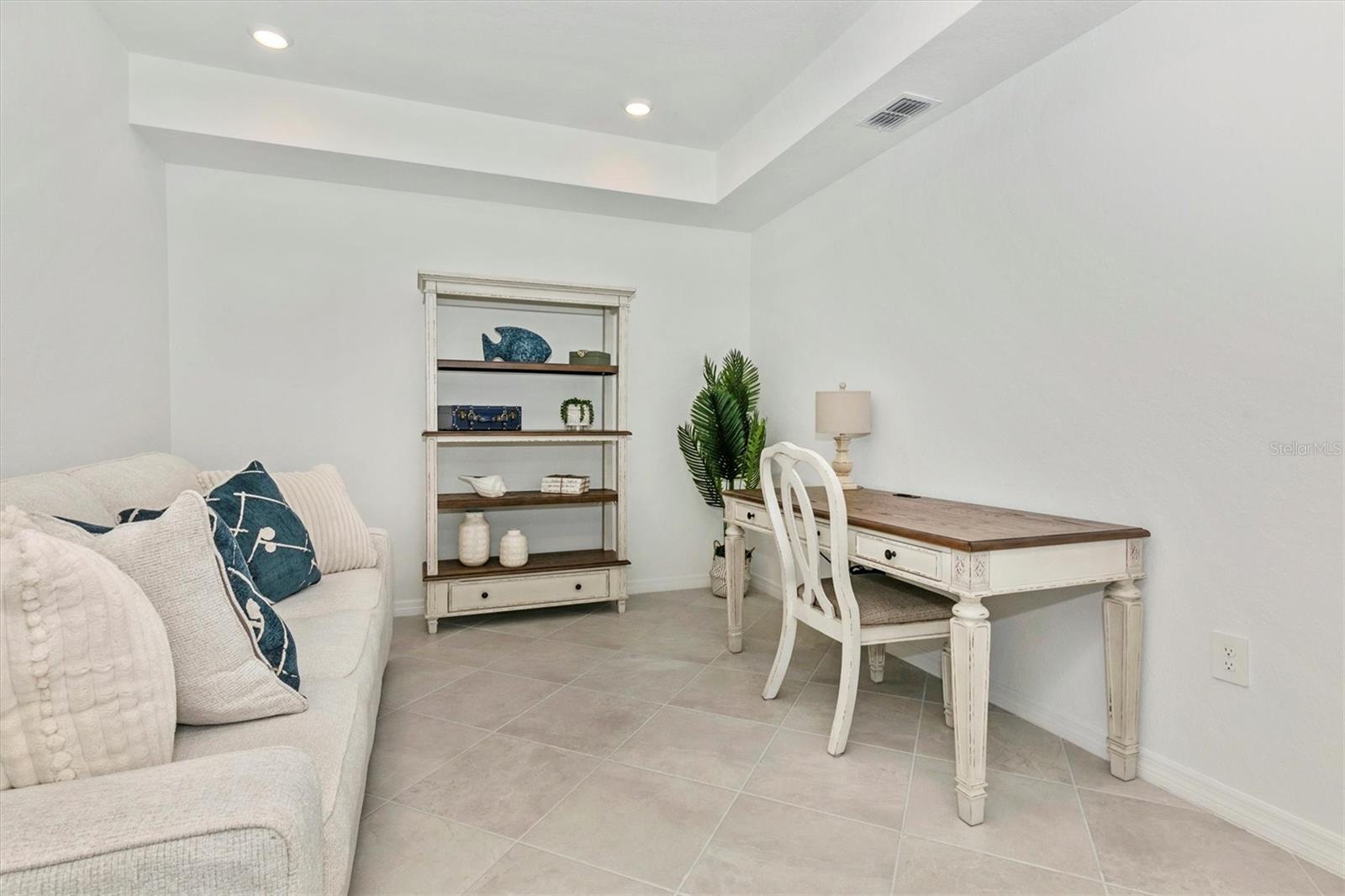 WELLEN PARK GOLF & COUNTRY CLUB - Residential Lease
