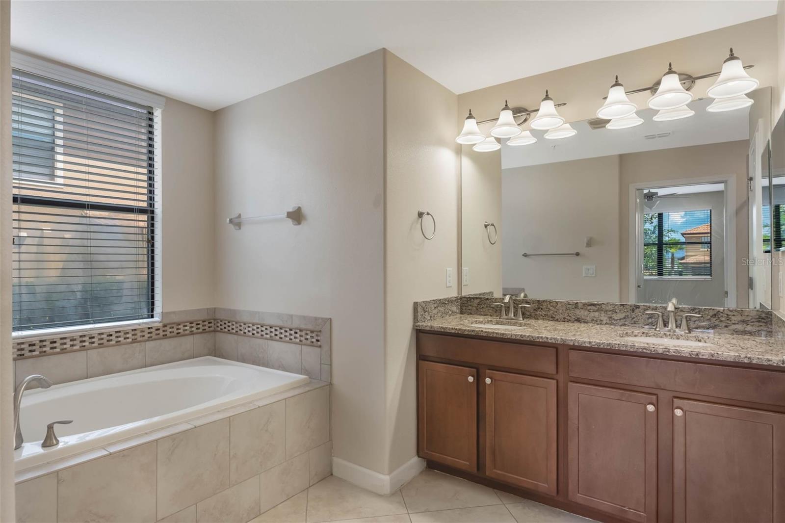 CHAMPIONS CLUB CONDO PH 6 - Residential