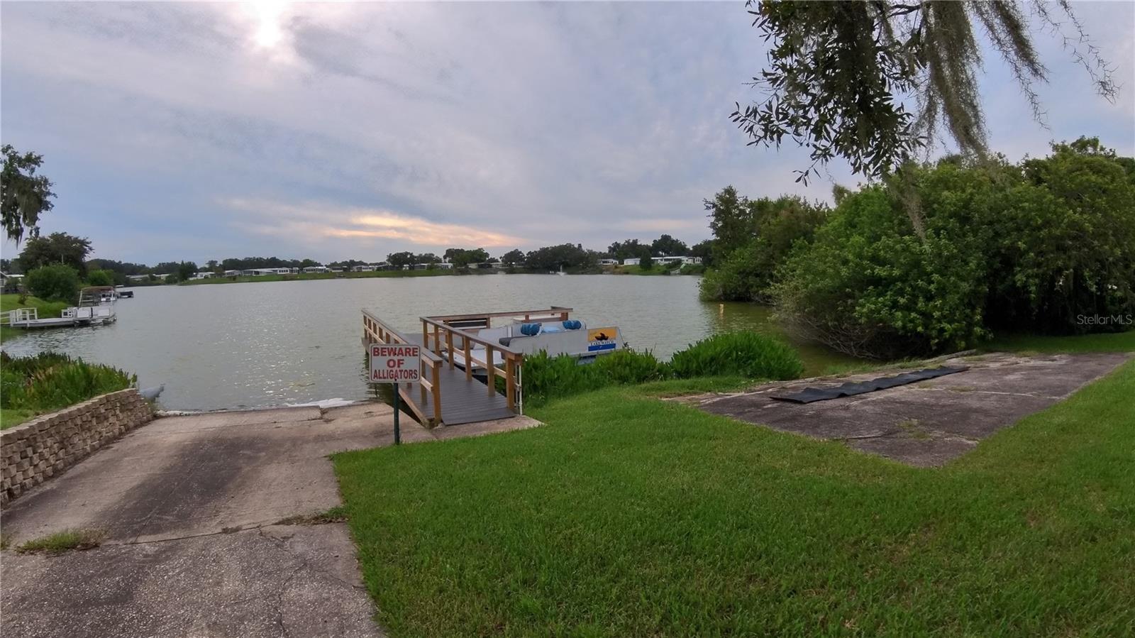 FLORAL LAKES - Residential