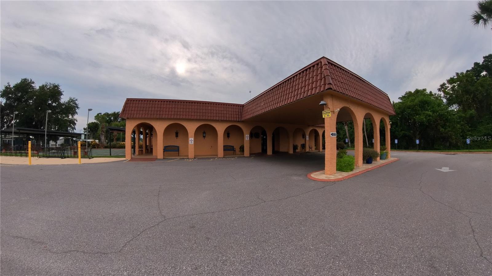 FLORAL LAKES - Residential