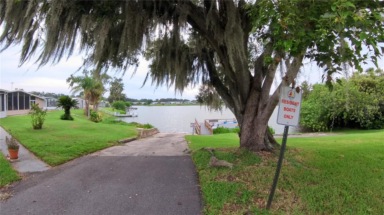FLORAL LAKES - Residential