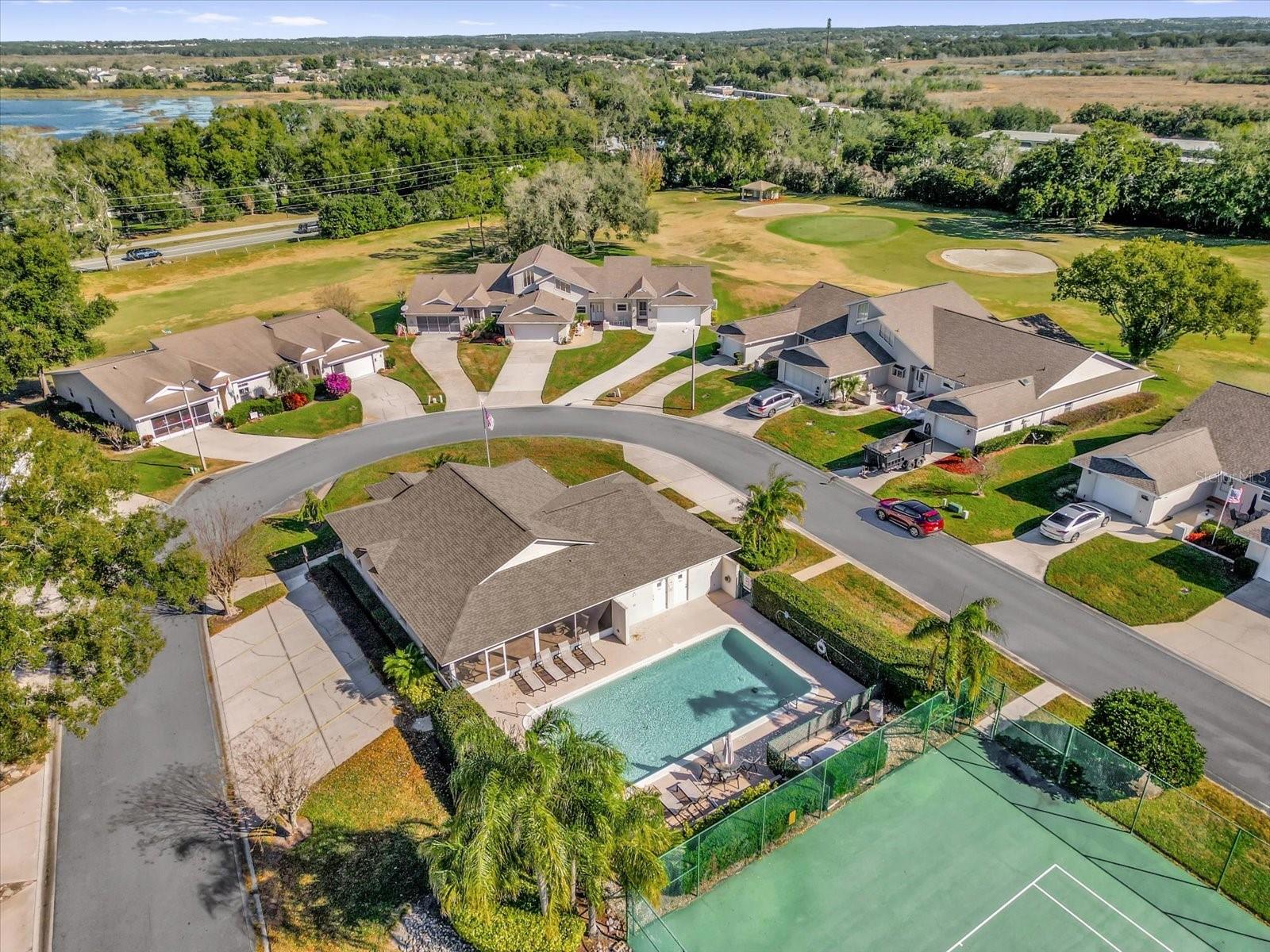 TOWNHOMES VILLAGE - Residential