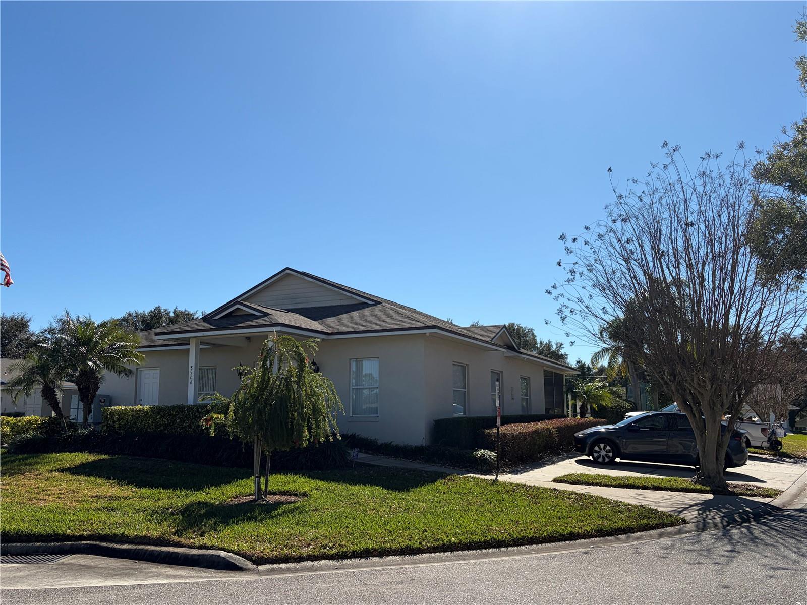 TOWNHOMES VILLAGE - Residential