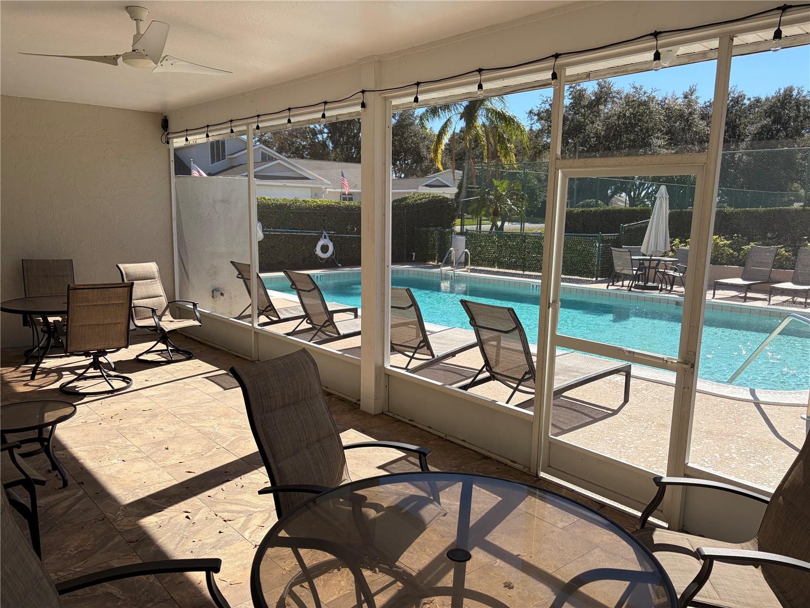 TOWNHOMES VILLAGE - Residential