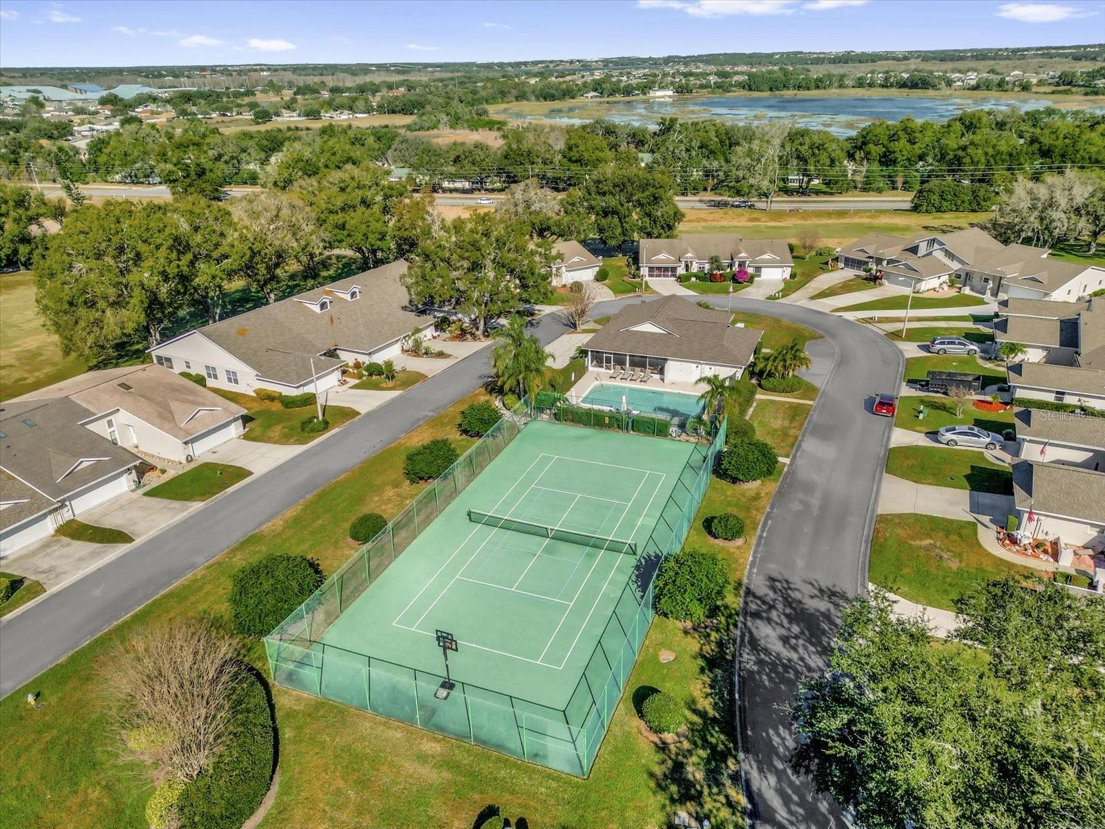 TOWNHOMES VILLAGE - Residential