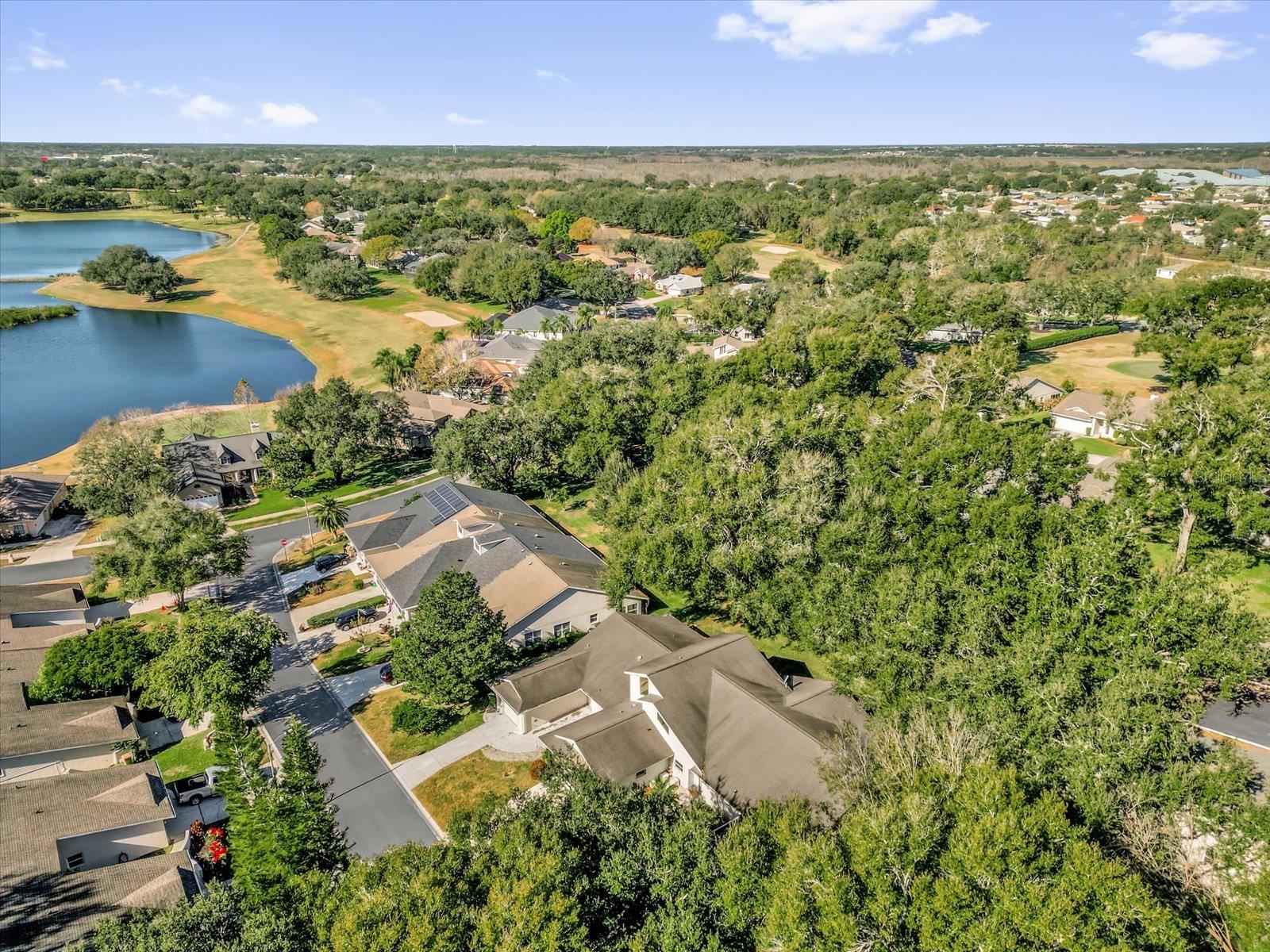 TOWNHOMES VILLAGE - Residential