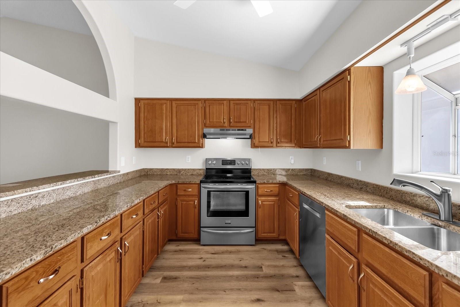 TOWNHOMES VILLAGE - Residential