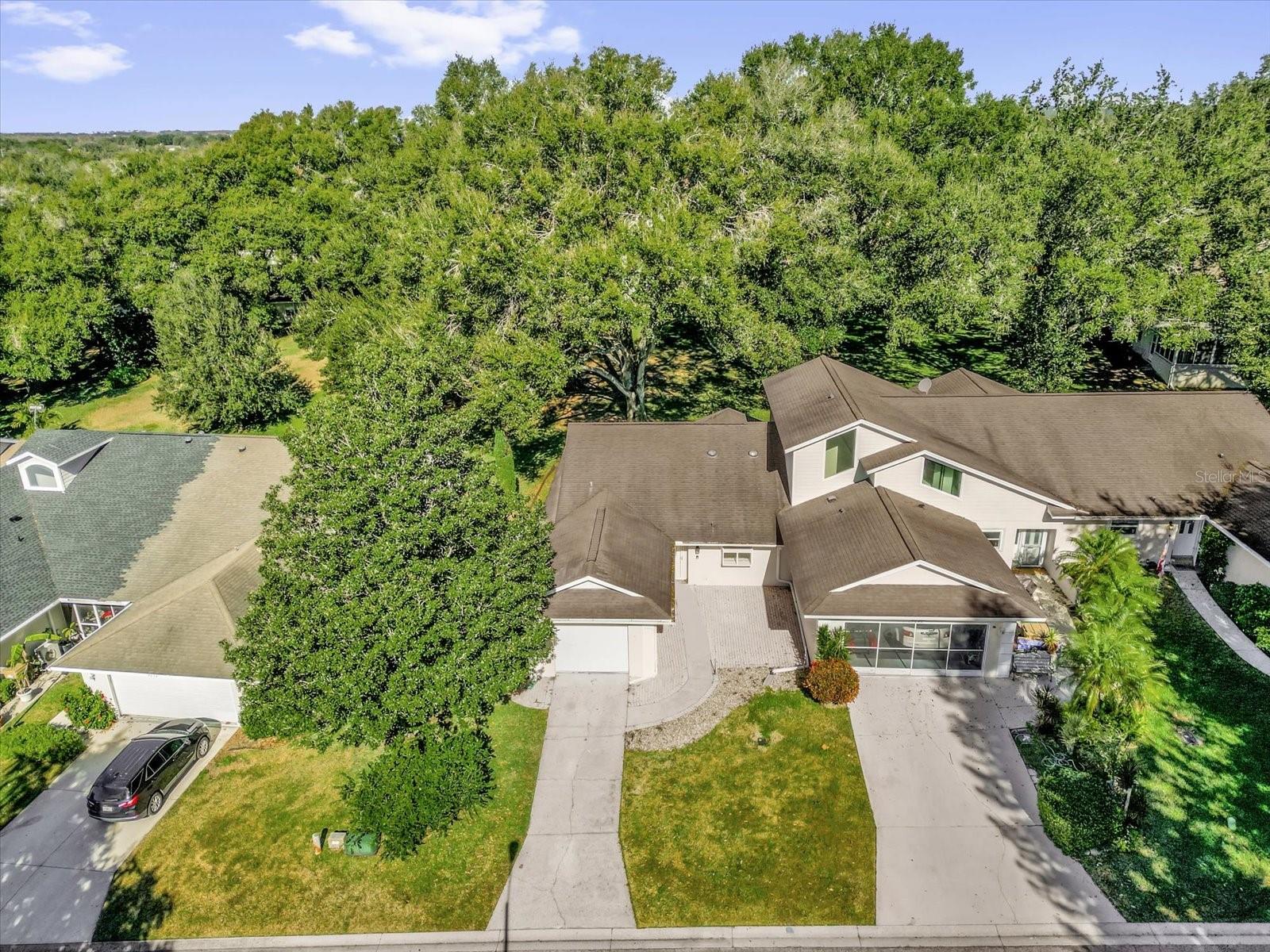 TOWNHOMES VILLAGE - Residential