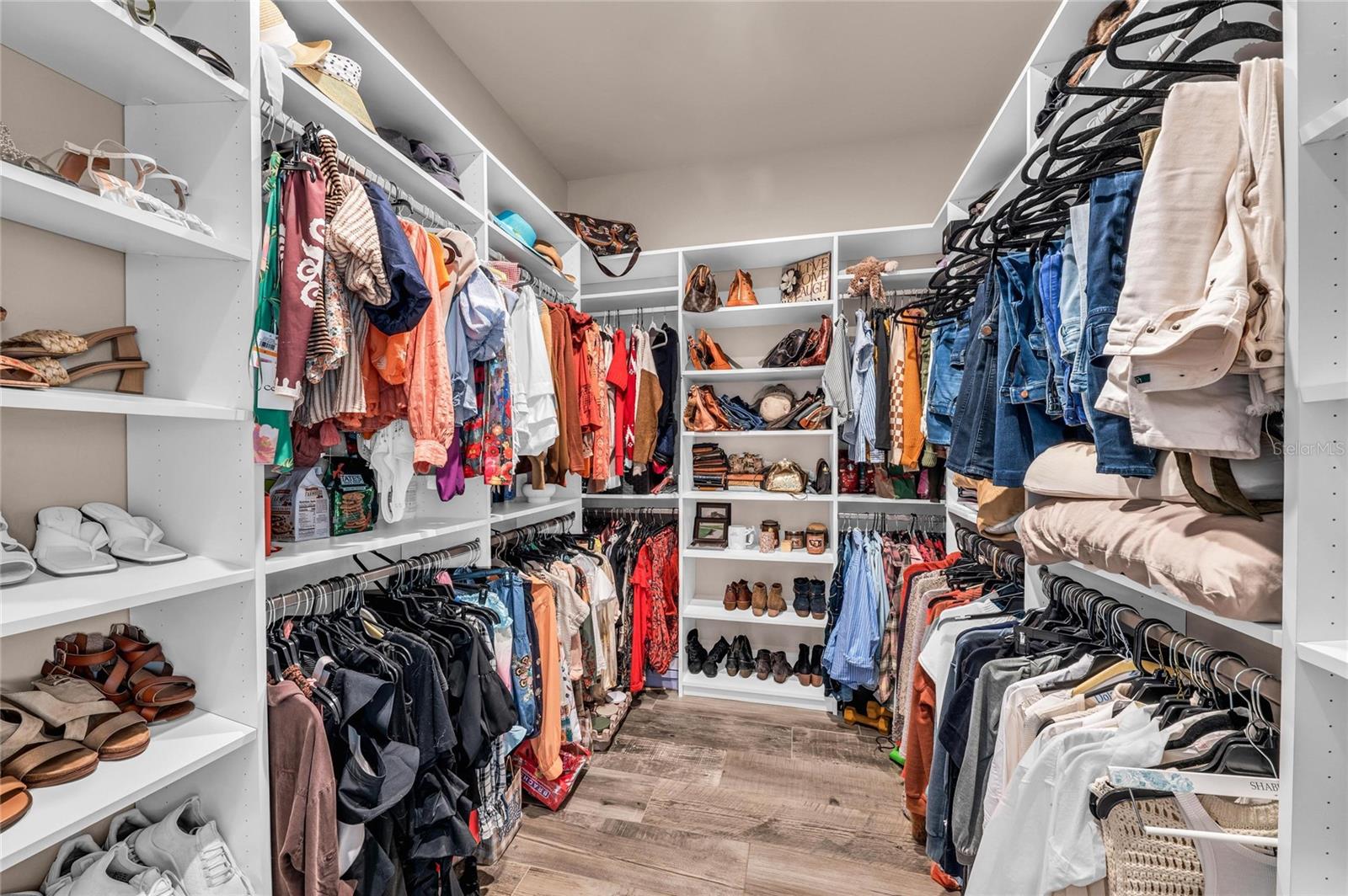 HERONS COVE - Residential