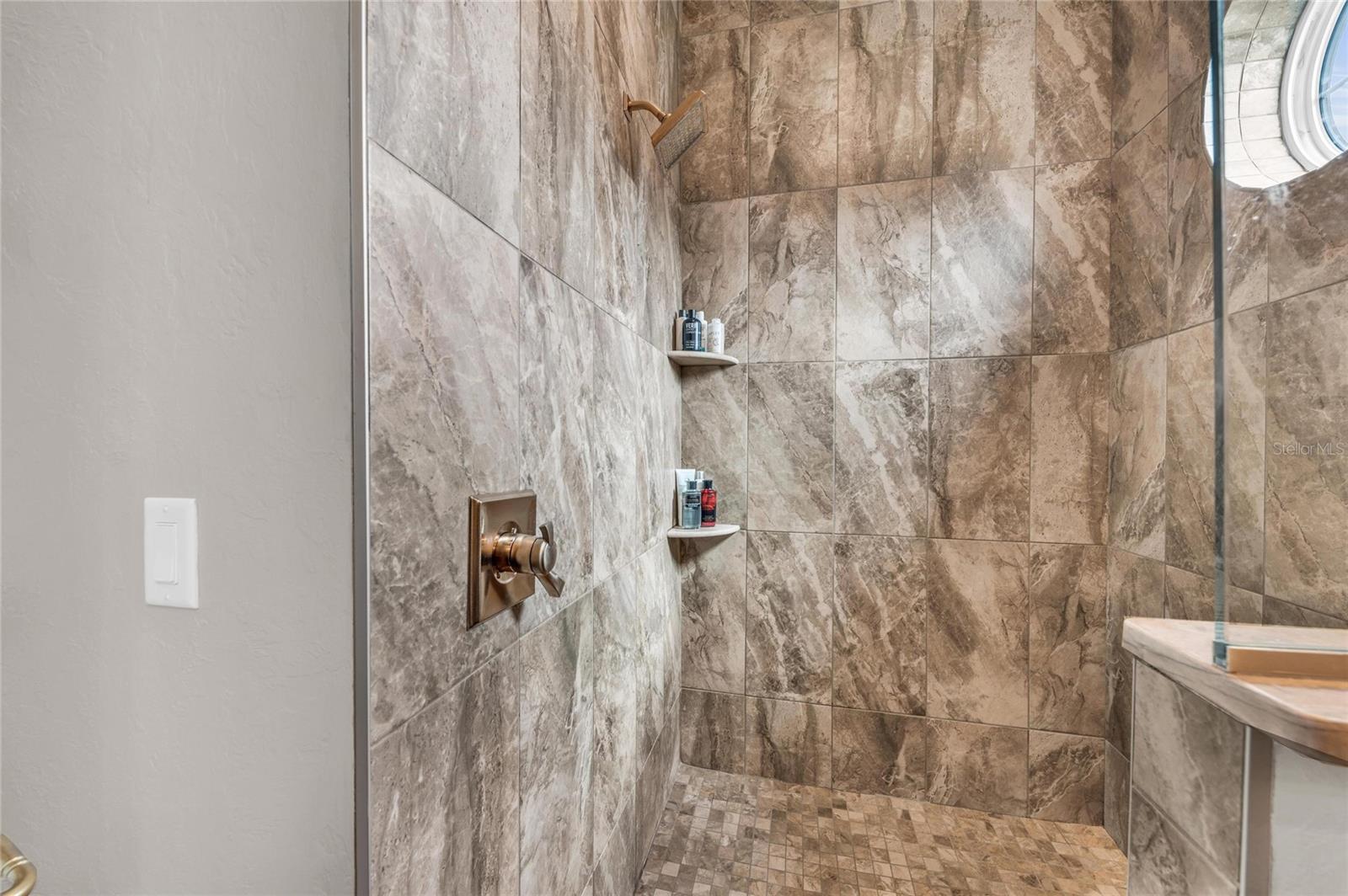 HERONS COVE - Residential