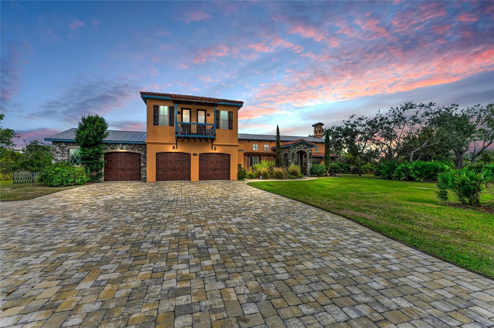 HERONS COVE - Residential