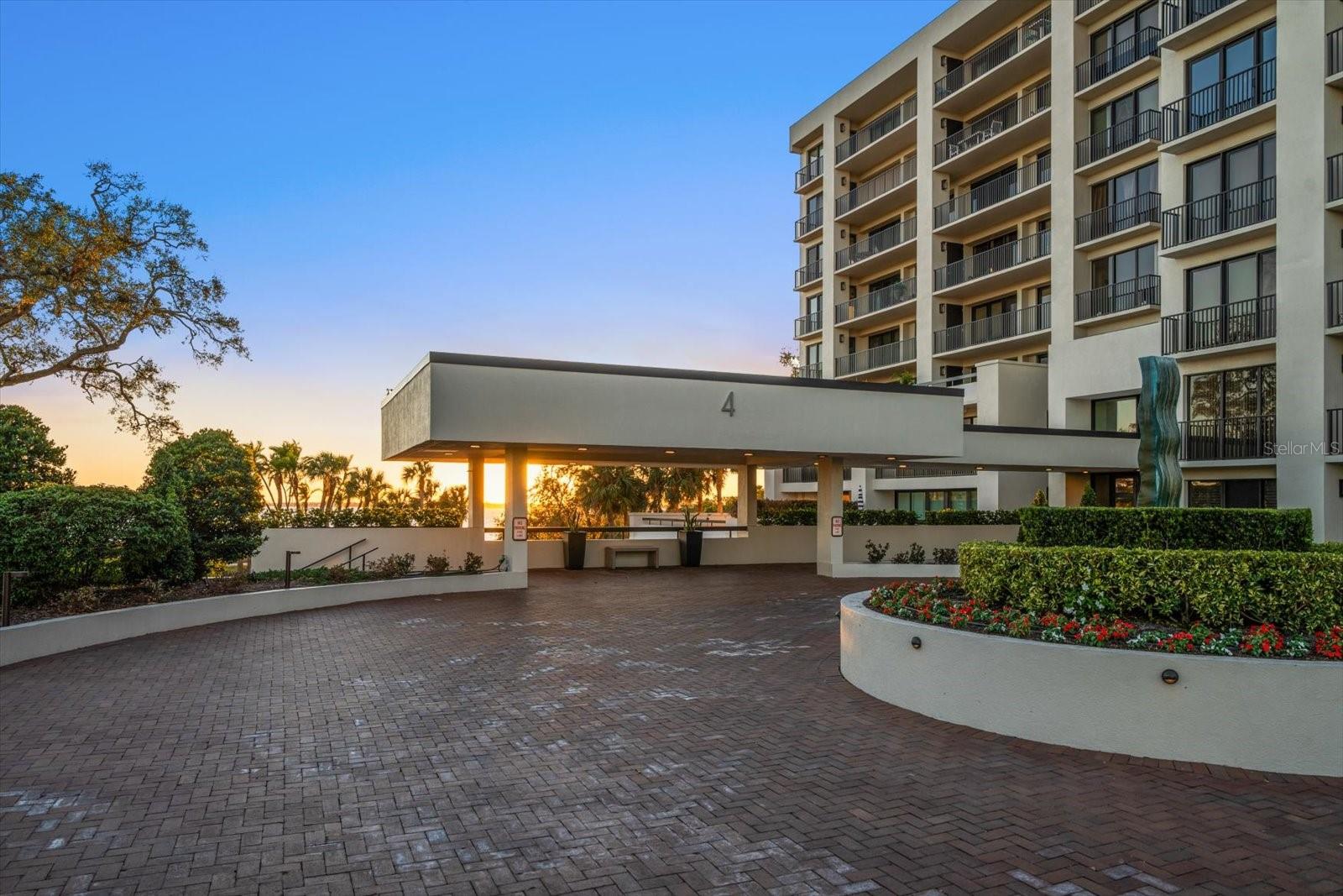 4 BELLEVIEW BOULEVARD 305