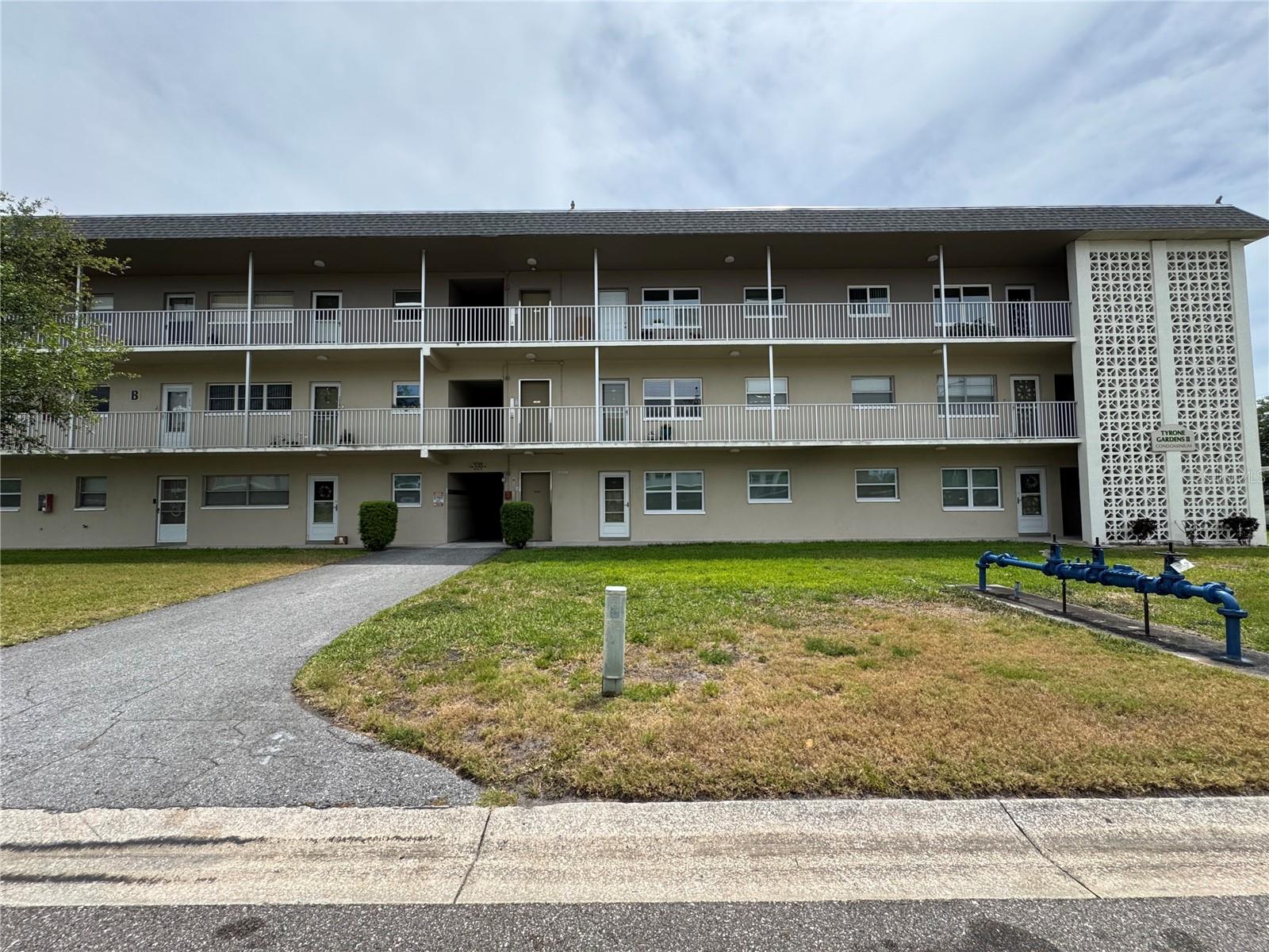Photo 1 of 36 — 5720 13TH AVENUE N 106B, ST PETERSBURG, FL 33710