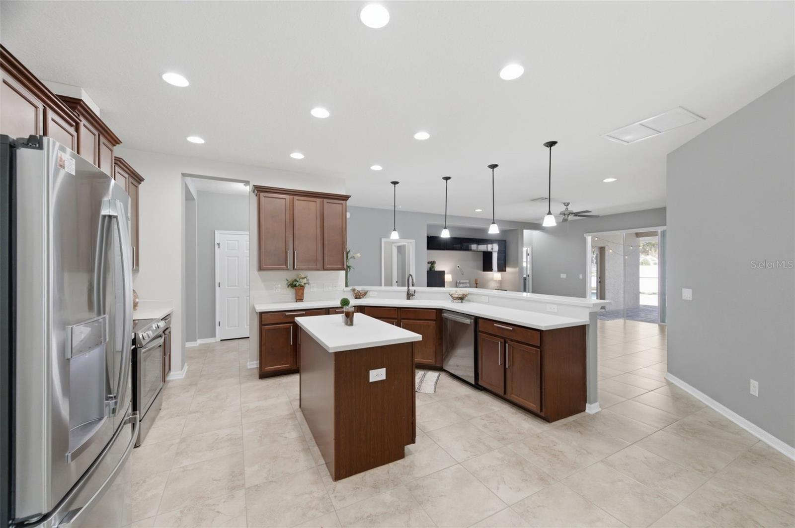 WATERS EDGE - Residential