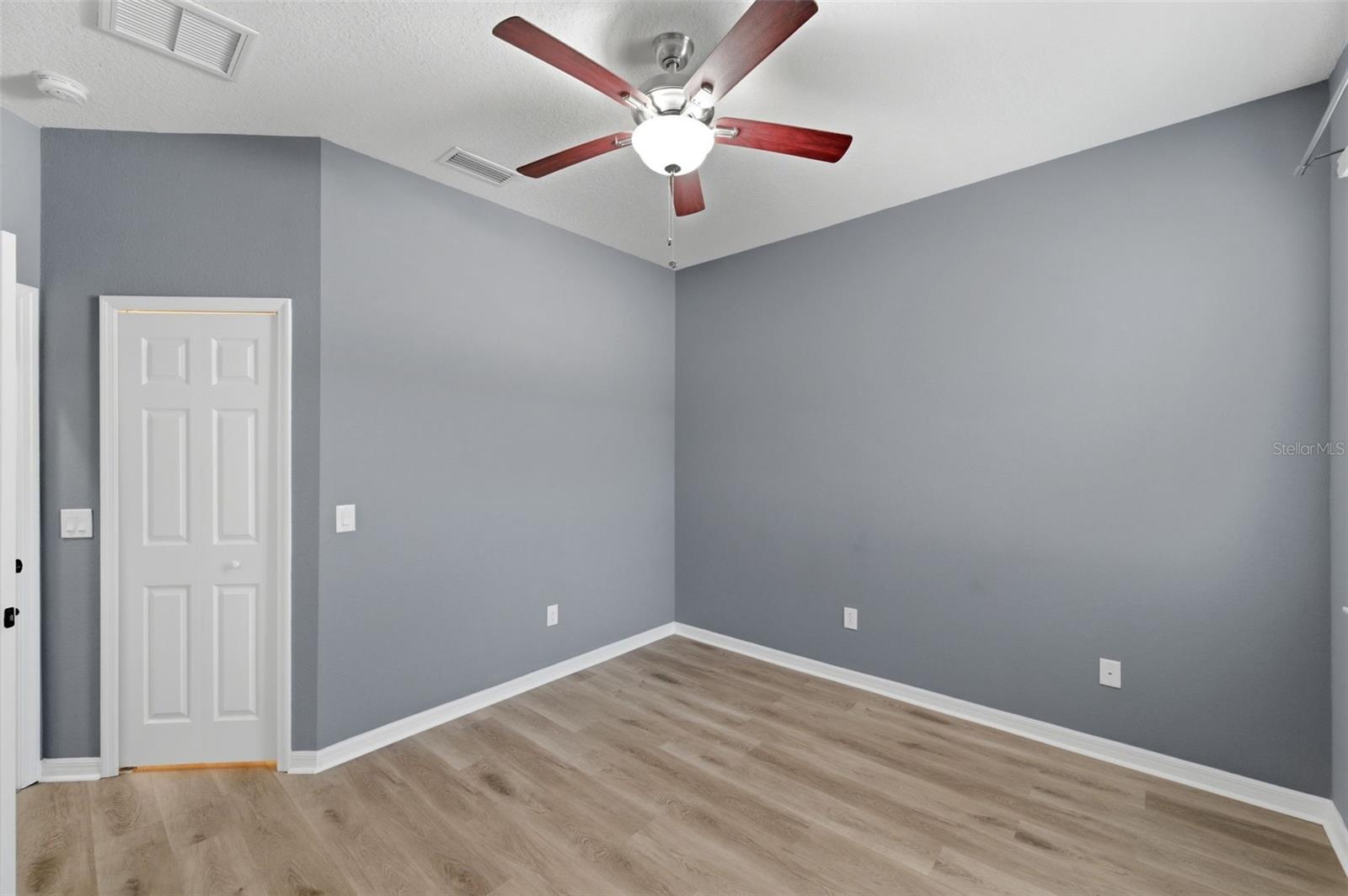 WATERS EDGE - Residential