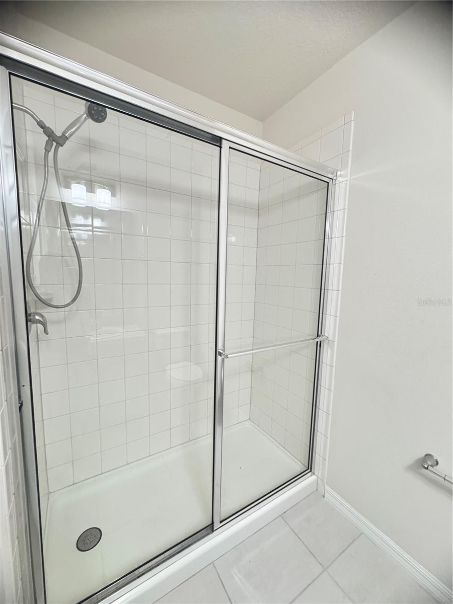 BELLA PARC TWNHMS - Residential Lease