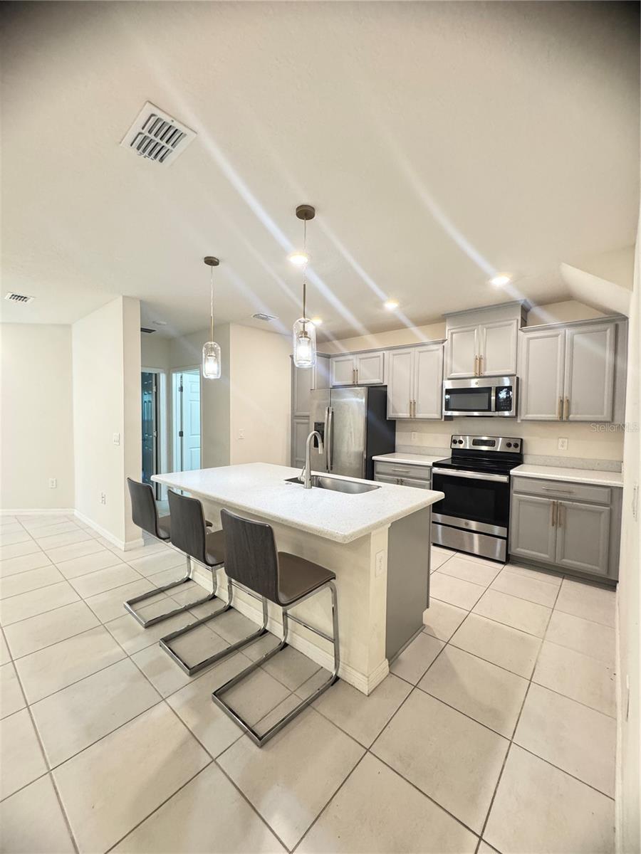 BELLA PARC TWNHMS - Residential Lease