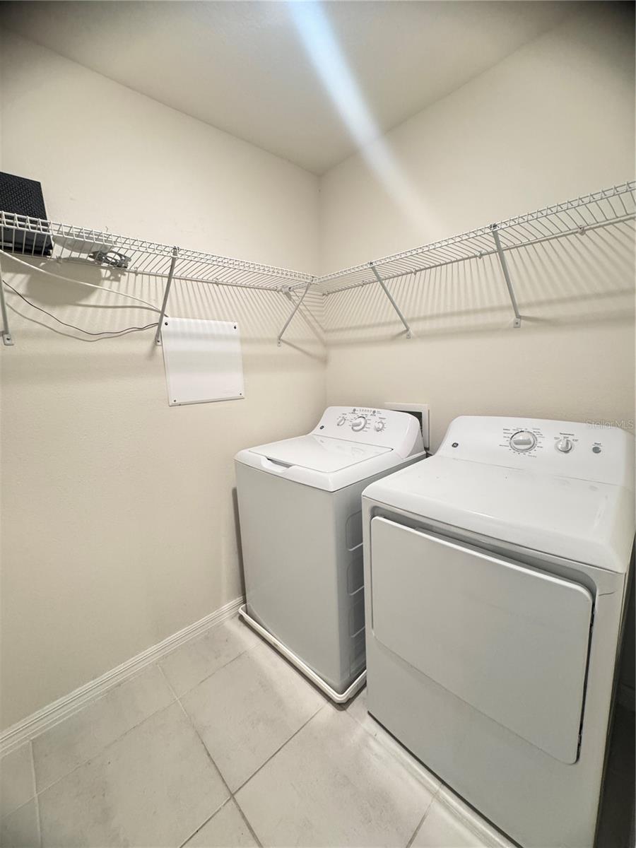 BELLA PARC TWNHMS - Residential Lease