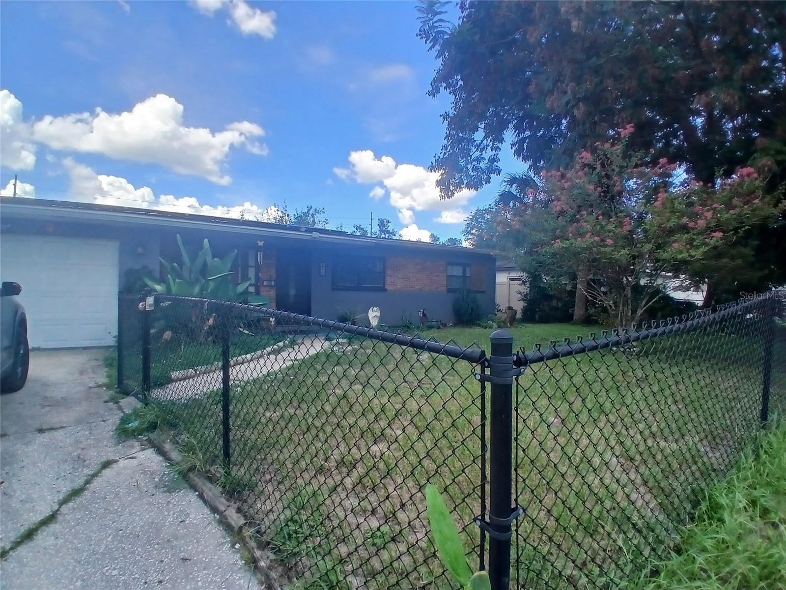1818 HEATHER AVENUE