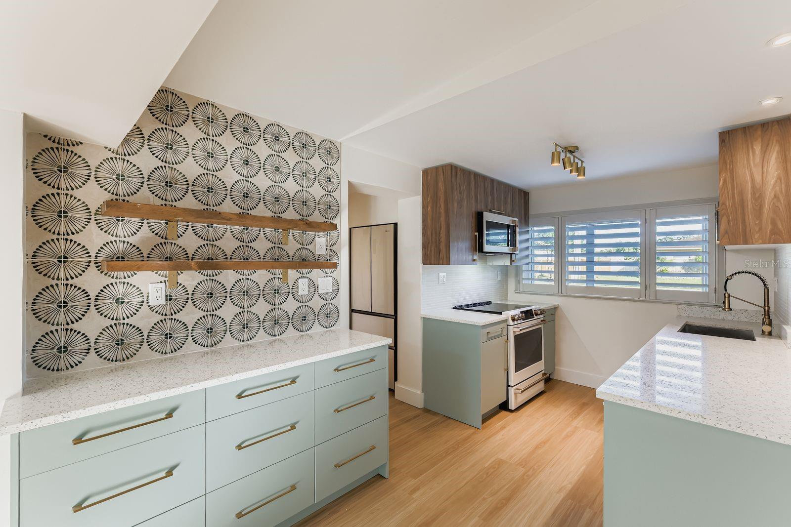 PHILLIPS FIRST REPLAT/LAKEWOOD - Residential