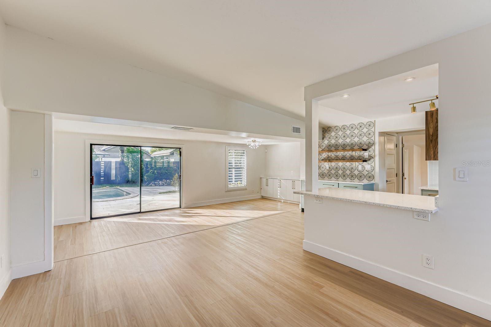 PHILLIPS FIRST REPLAT/LAKEWOOD - Residential