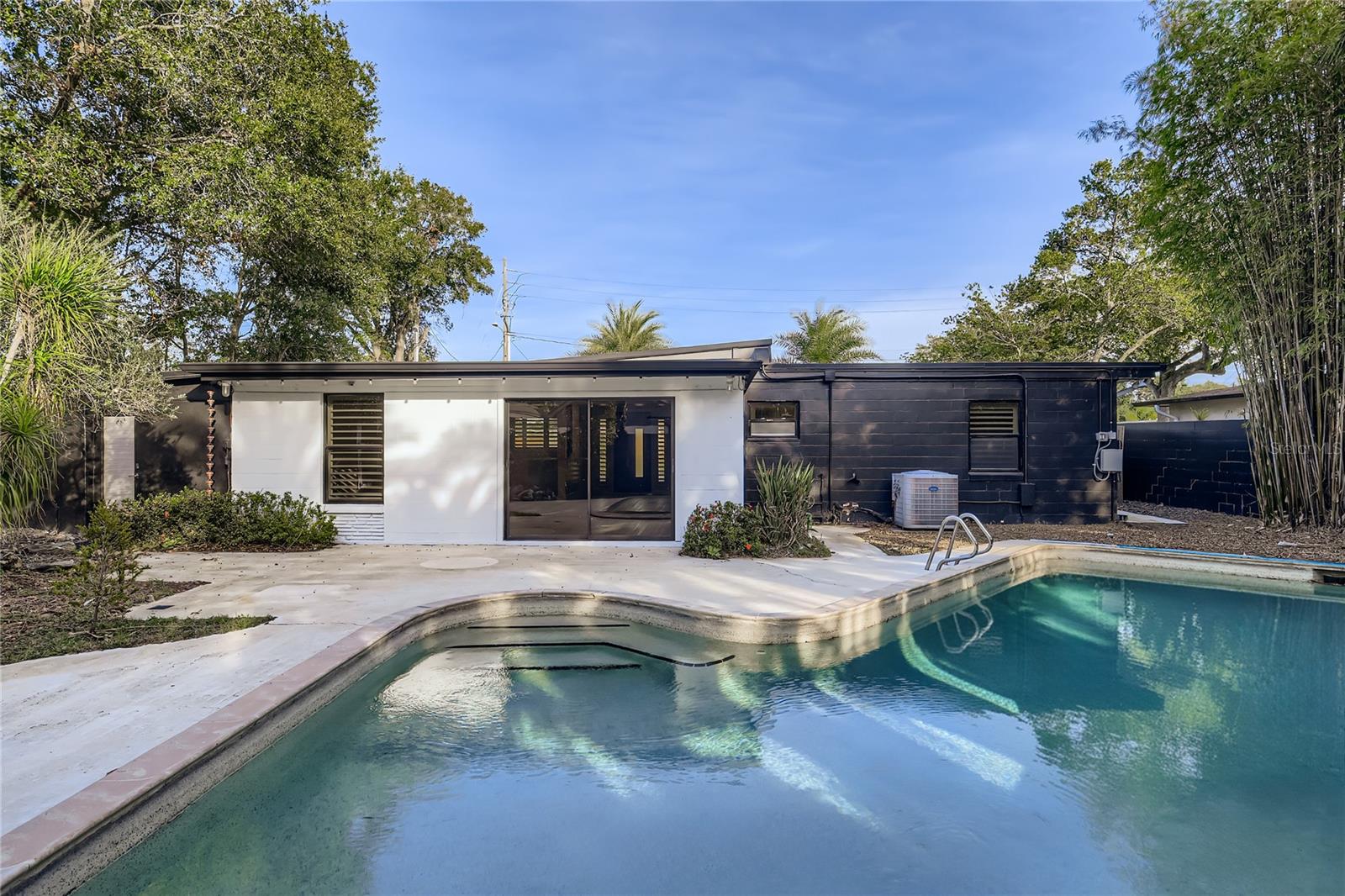 PHILLIPS FIRST REPLAT/LAKEWOOD - Residential