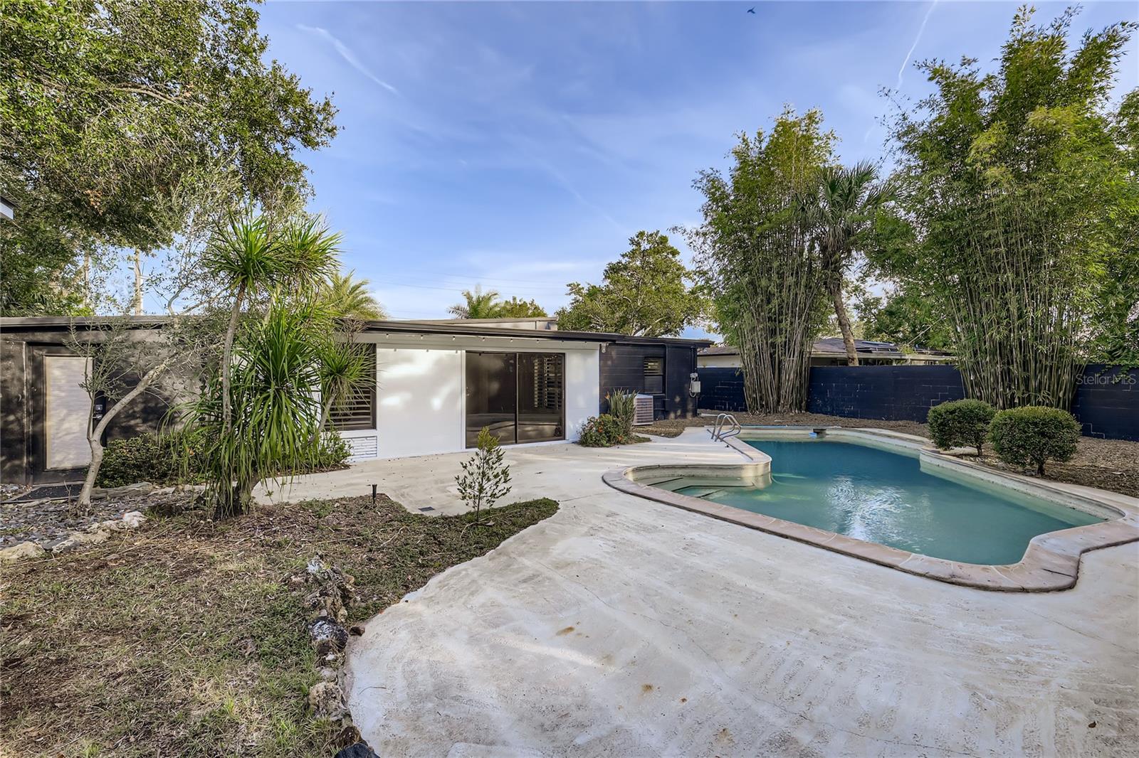 PHILLIPS FIRST REPLAT/LAKEWOOD - Residential