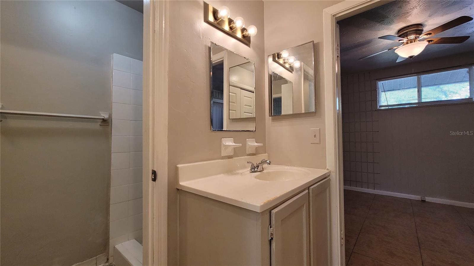 RIDGEVIEW - Residential Lease