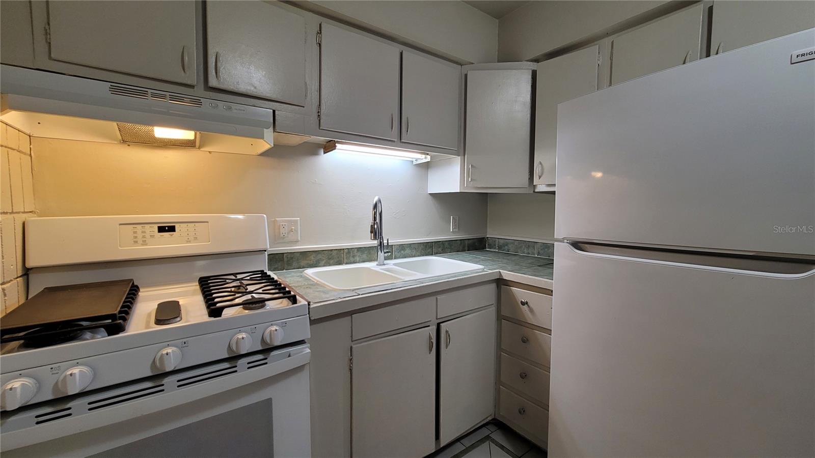 RIDGEVIEW - Residential Lease