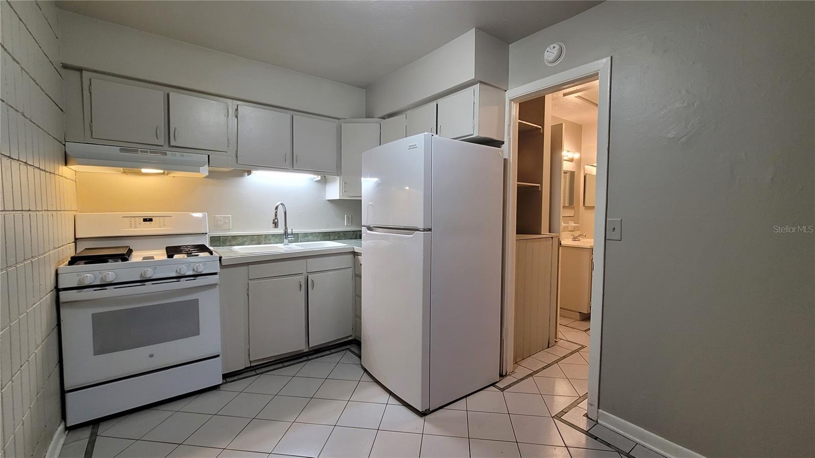 RIDGEVIEW - Residential Lease