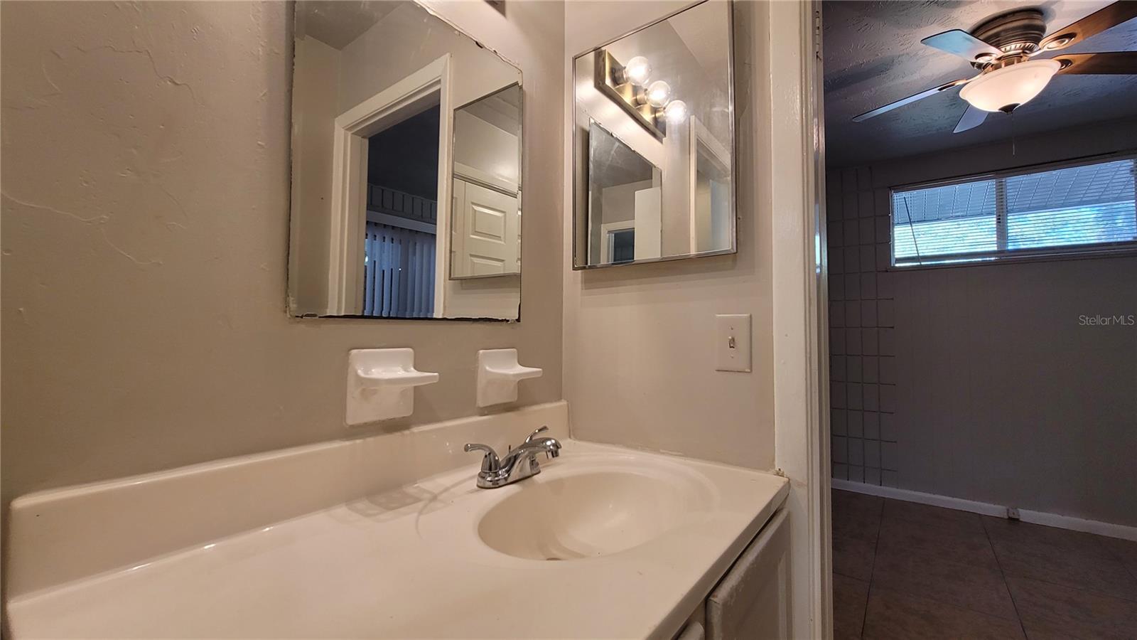RIDGEVIEW - Residential Lease