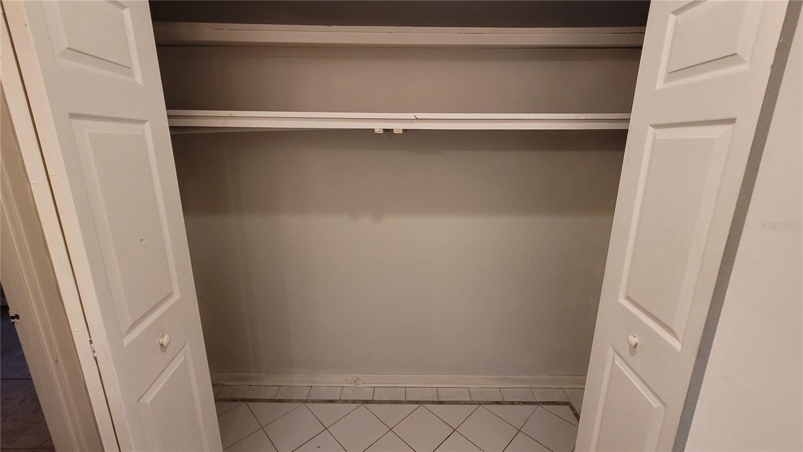 RIDGEVIEW - Residential Lease