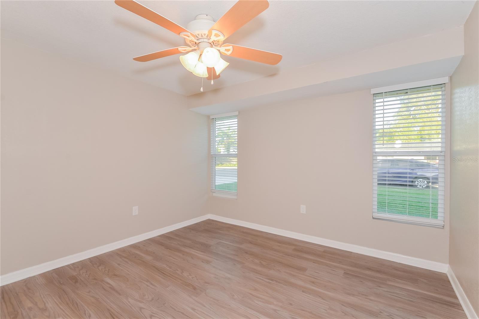 SUNSET - Residential Lease