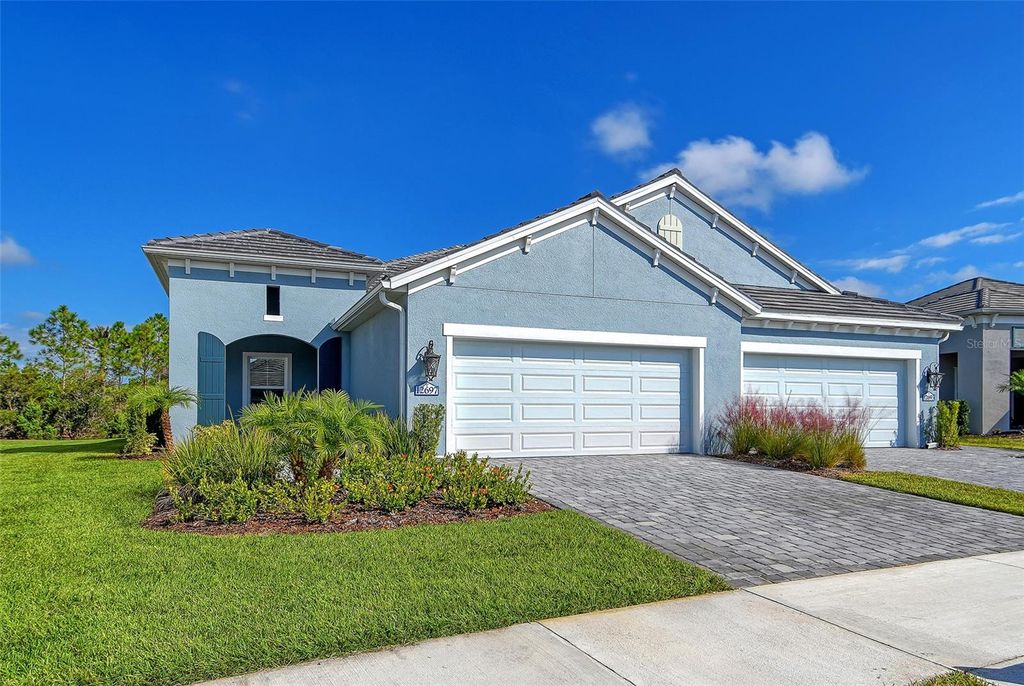 Photo of 12697 Palatka Drive, Venice, FL 34293 (MLS # A4668625)