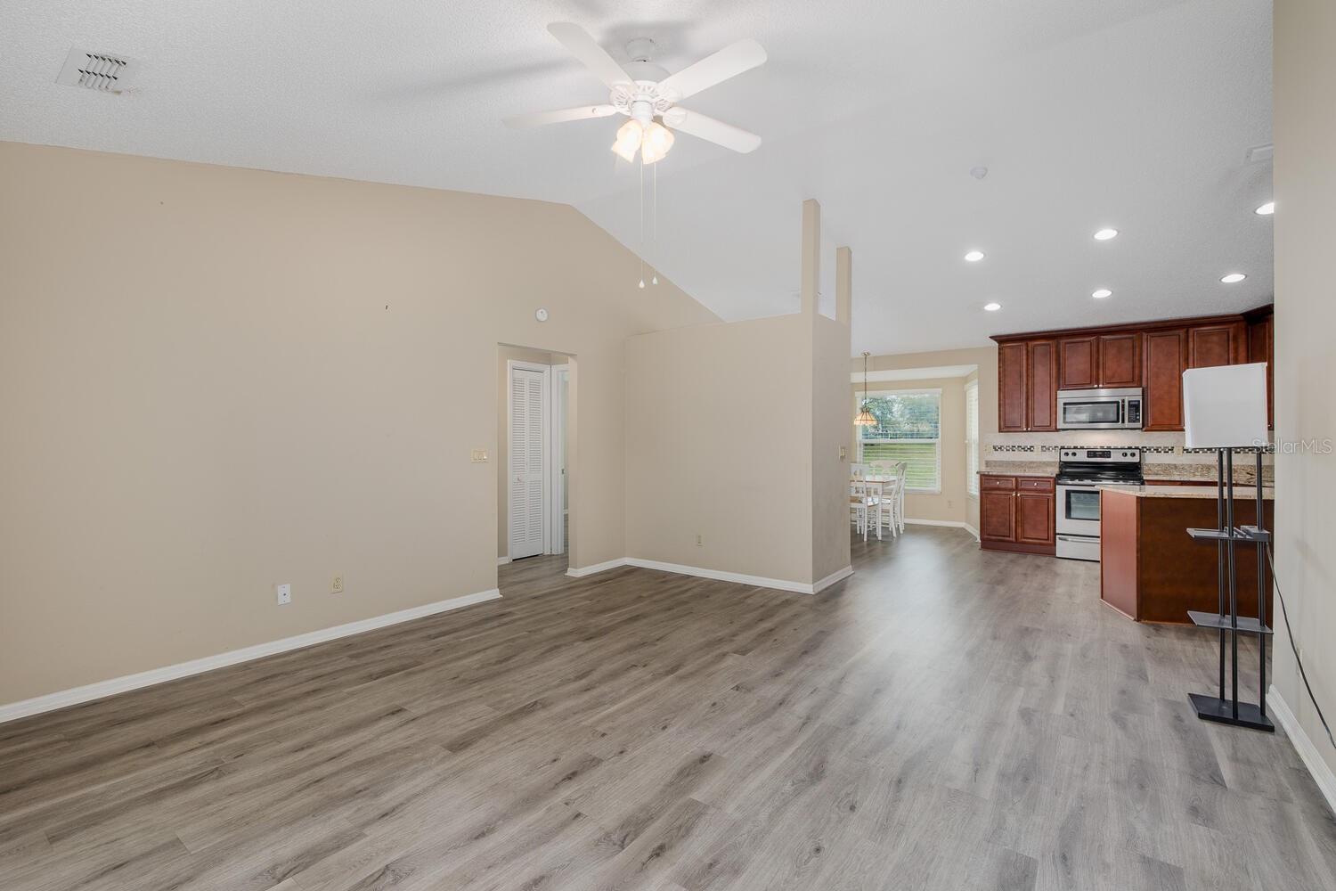 SEVEN HILLS - Residential