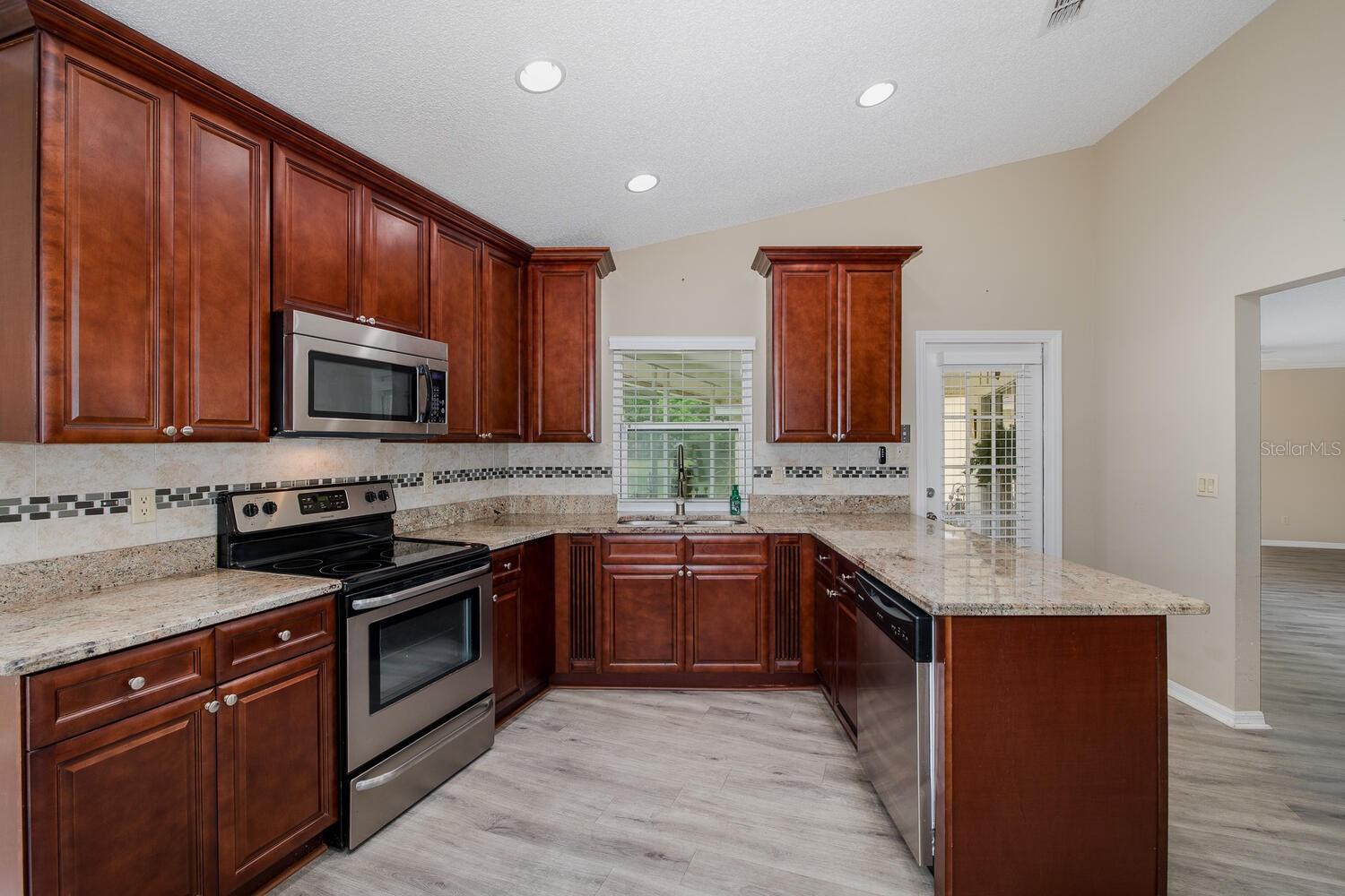 SEVEN HILLS - Residential