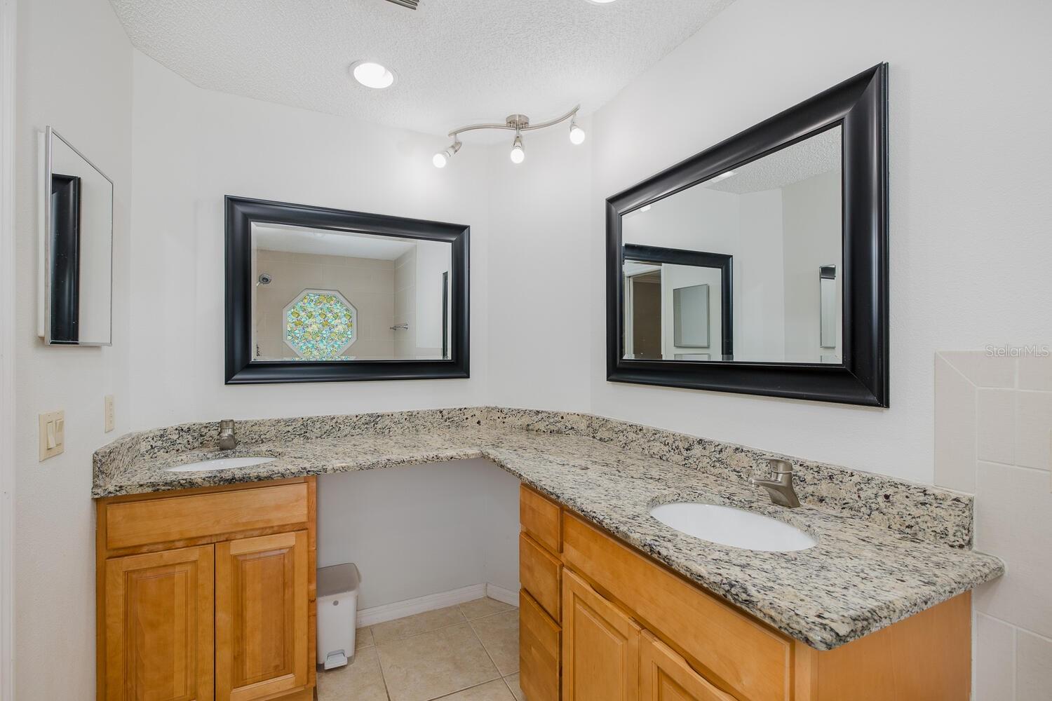 SEVEN HILLS - Residential