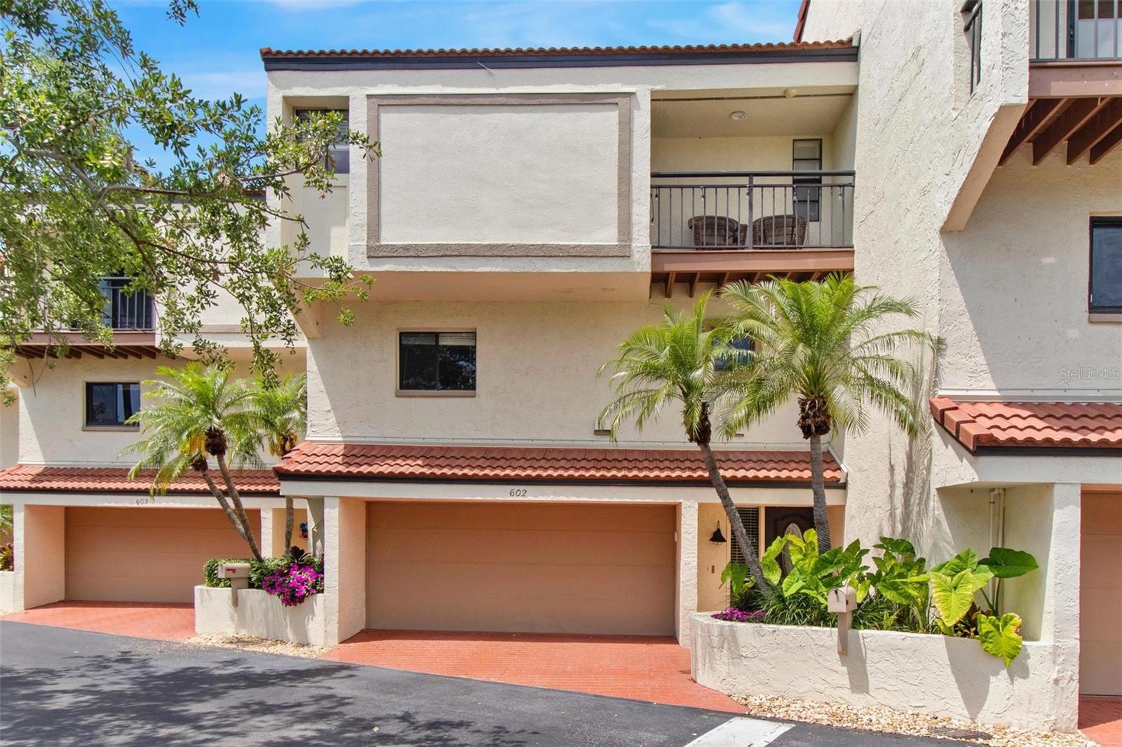 240 WINDWARD PASSAGE 602