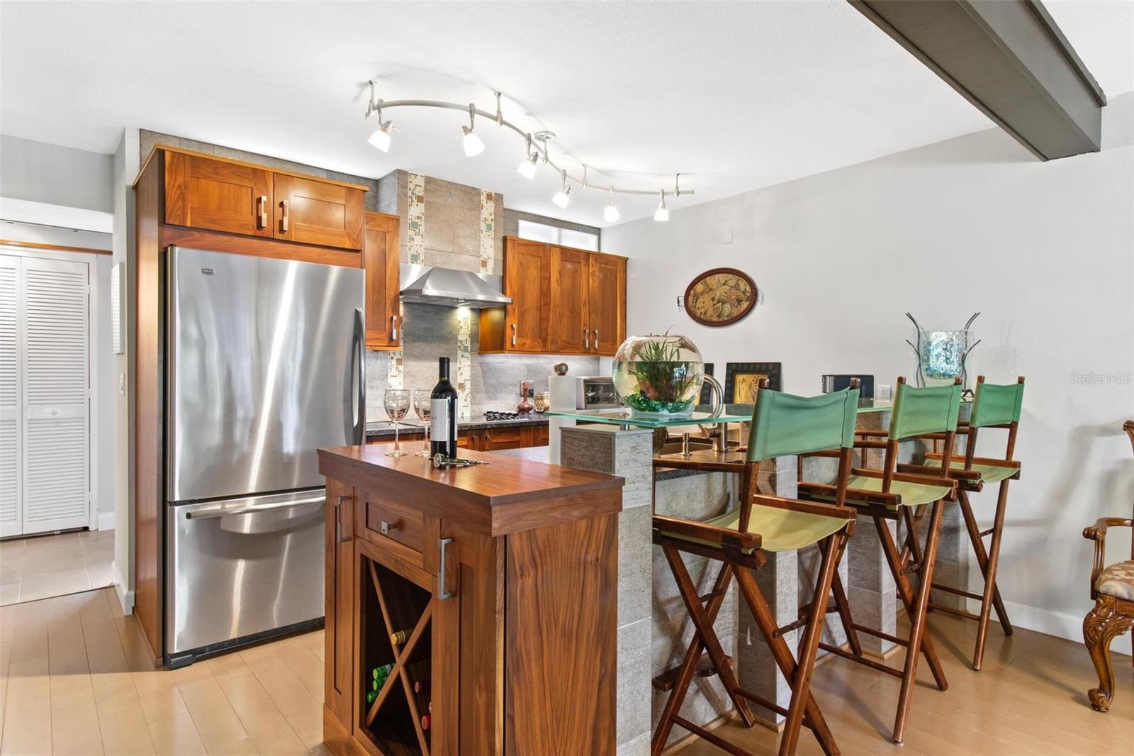 240 WINDWARD PASSAGE 602