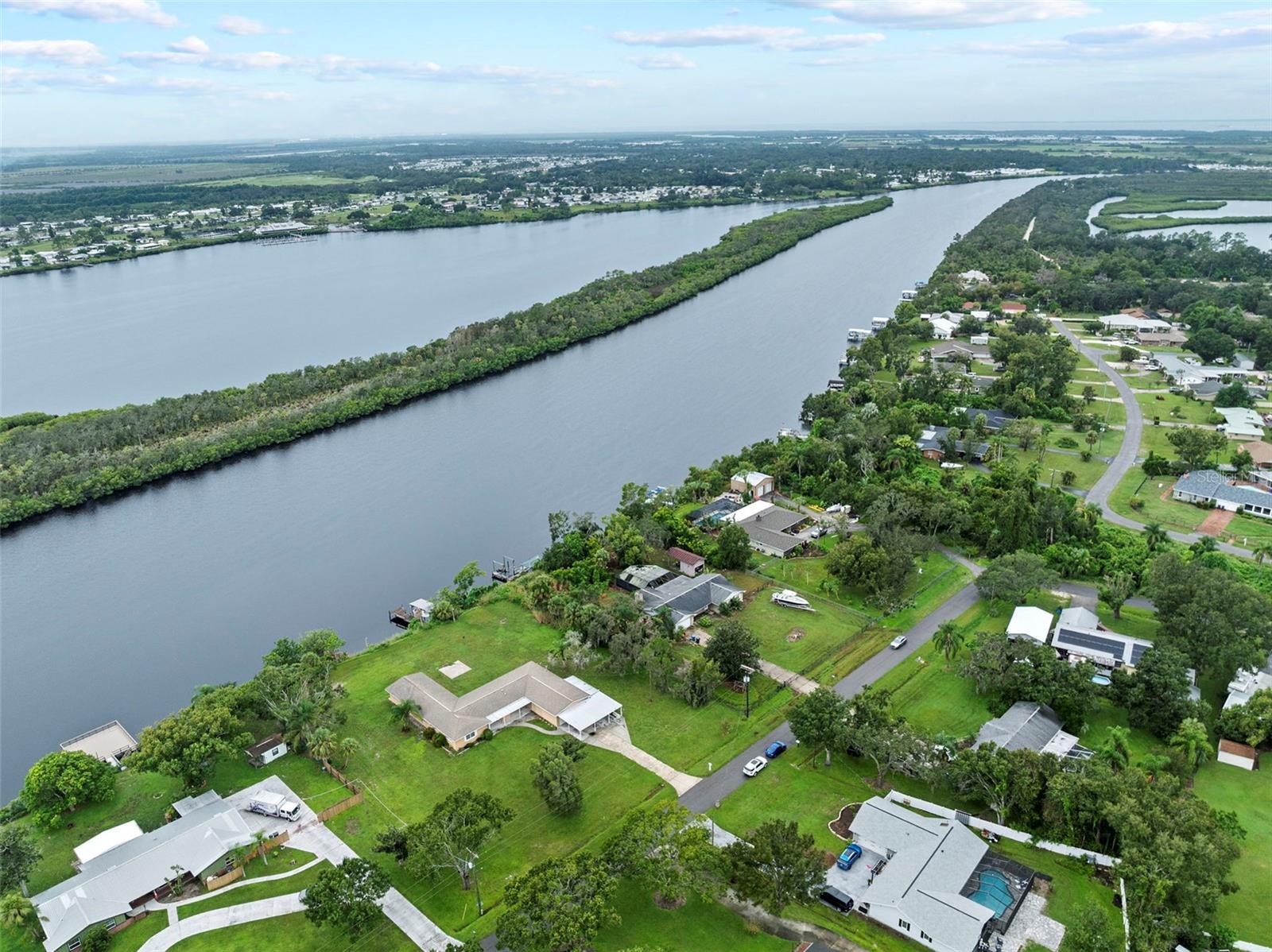 LITTLE MANATEE HEIGHTS - Residential