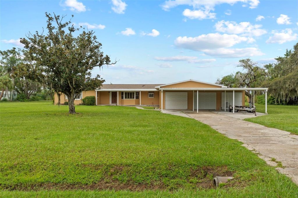 Photo of 308 Manatee Drive, Ruskin, FL 33570 (MLS # P4936244)