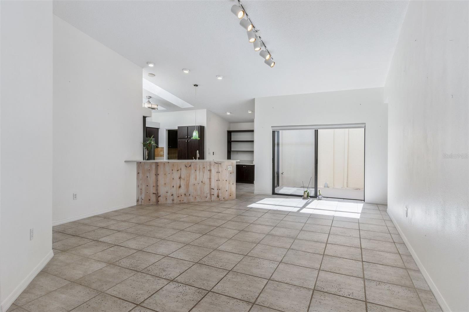 COUNTRY CLUB VILLAGE PH 03 - Residential